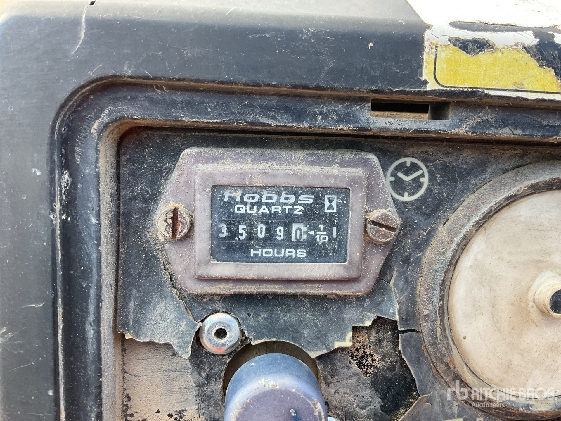 General Appearance with Hour Meter / Odometer