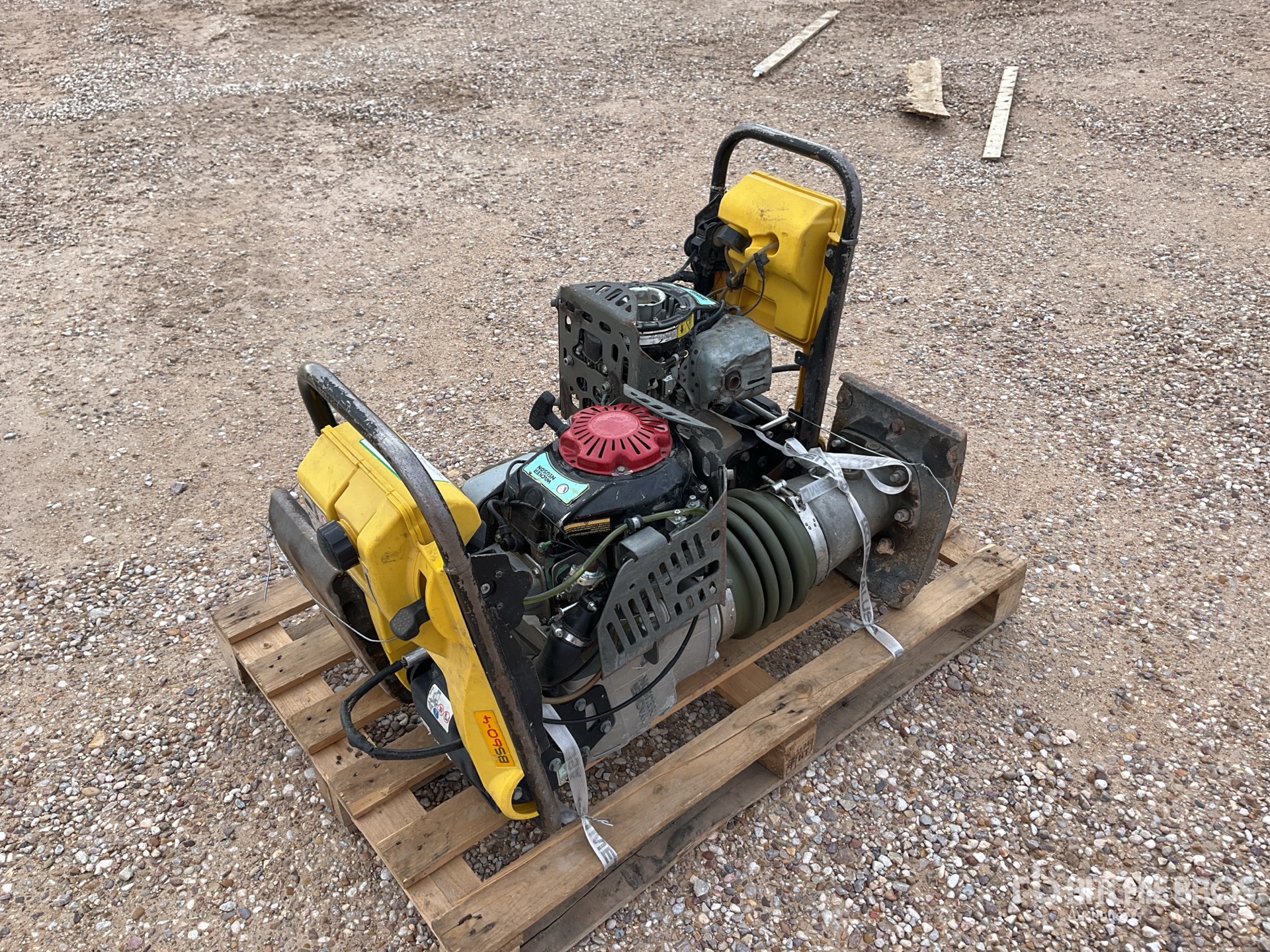 Aspect général with Image, coin avant gauche