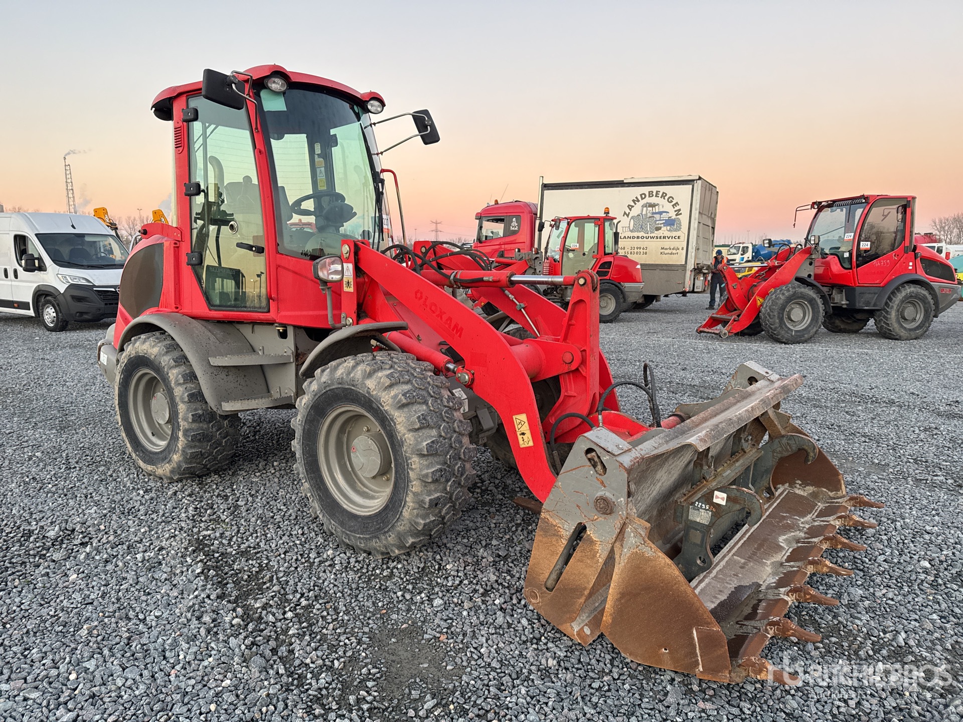 General Appearance with Image, coin avant droit