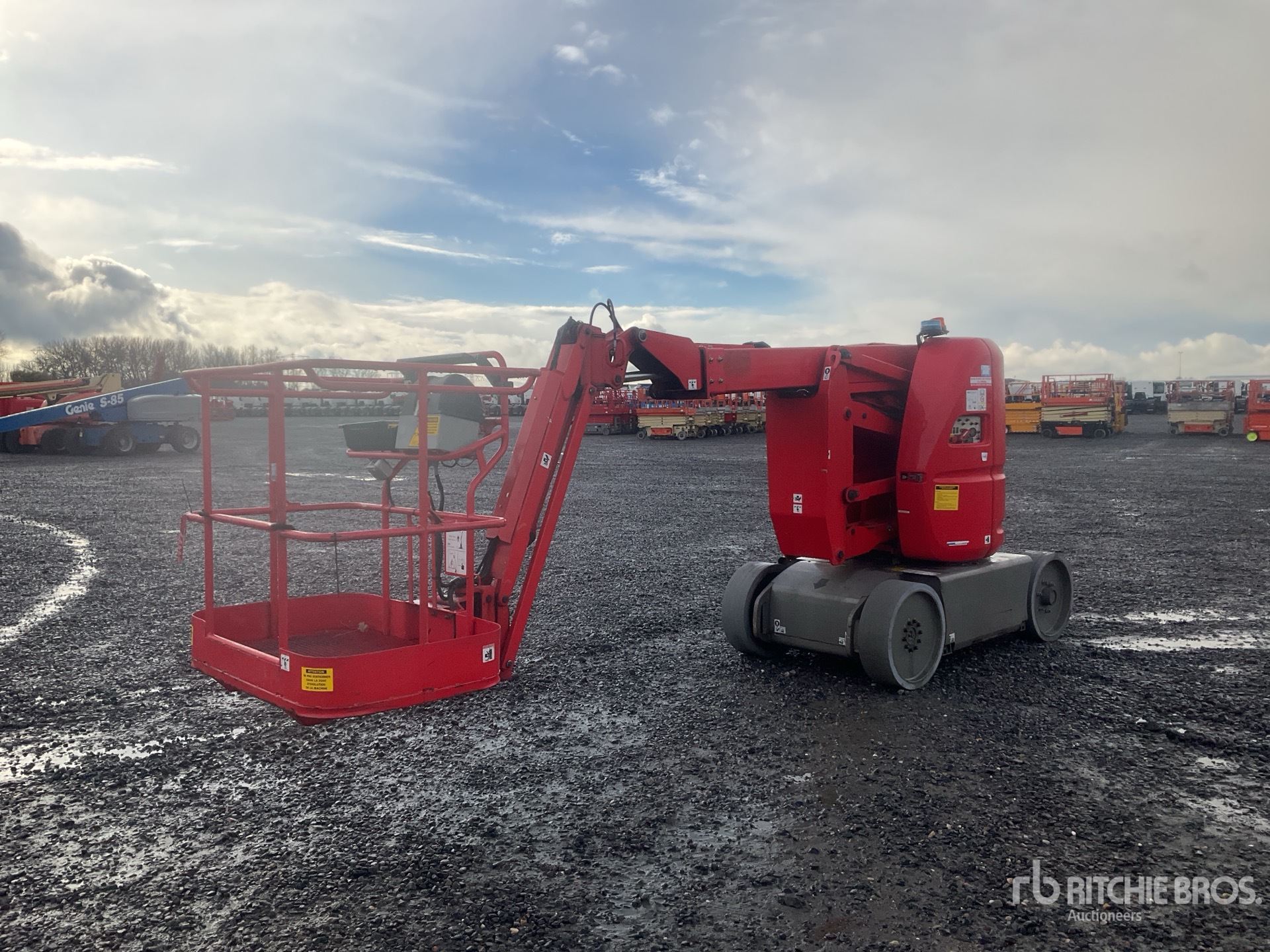 General Appearance with Picture, Left Front Corner