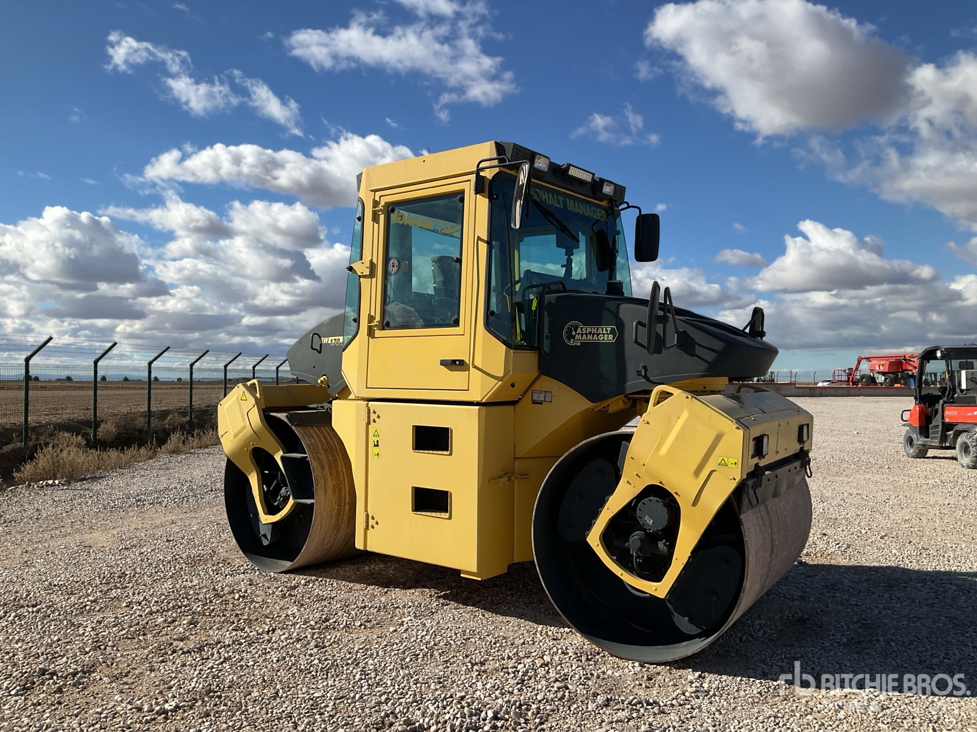 General Appearance with Foto, angolo anteriore destro