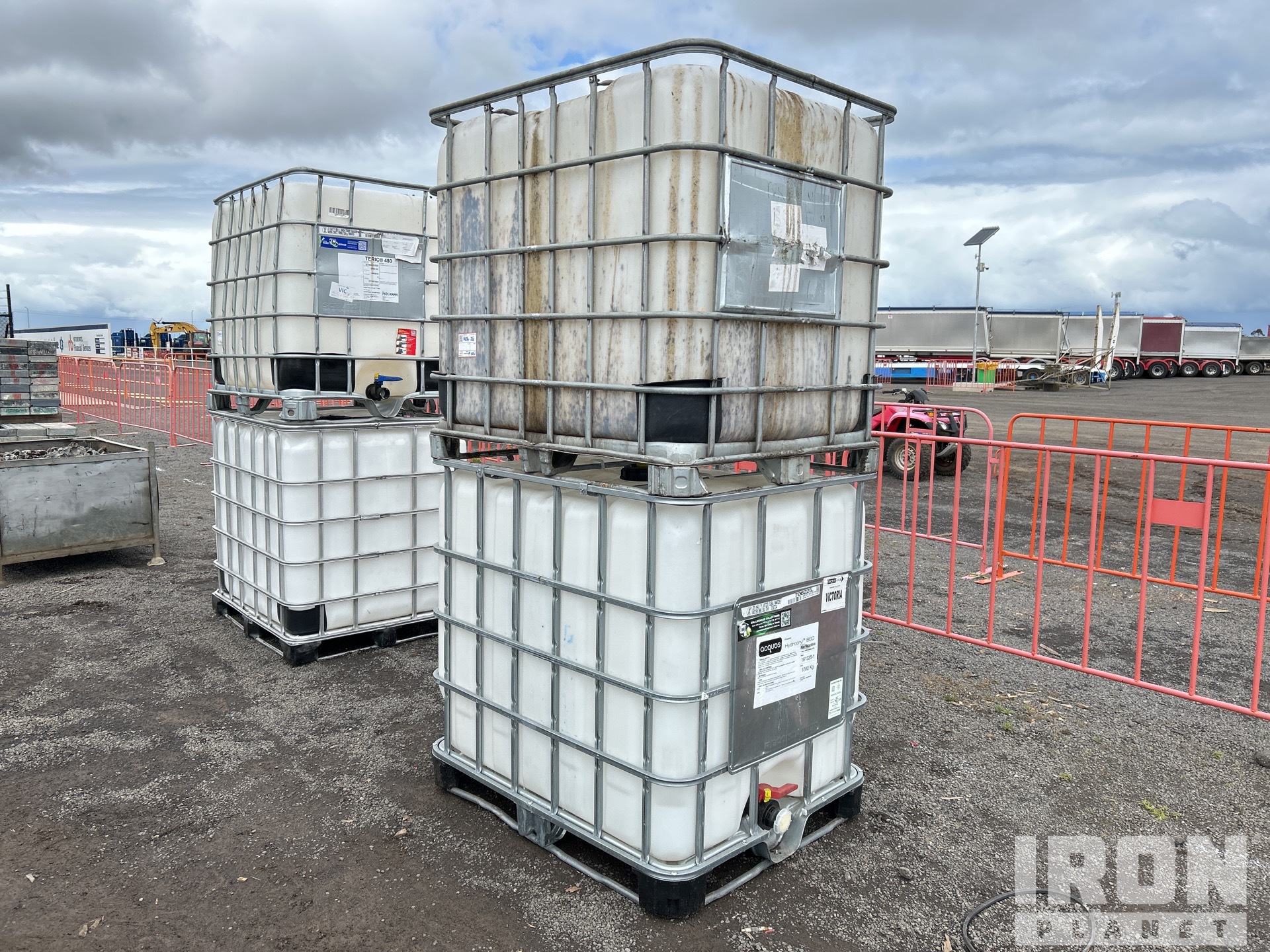 General Appearance with Foto, angolo posteriore sinistro