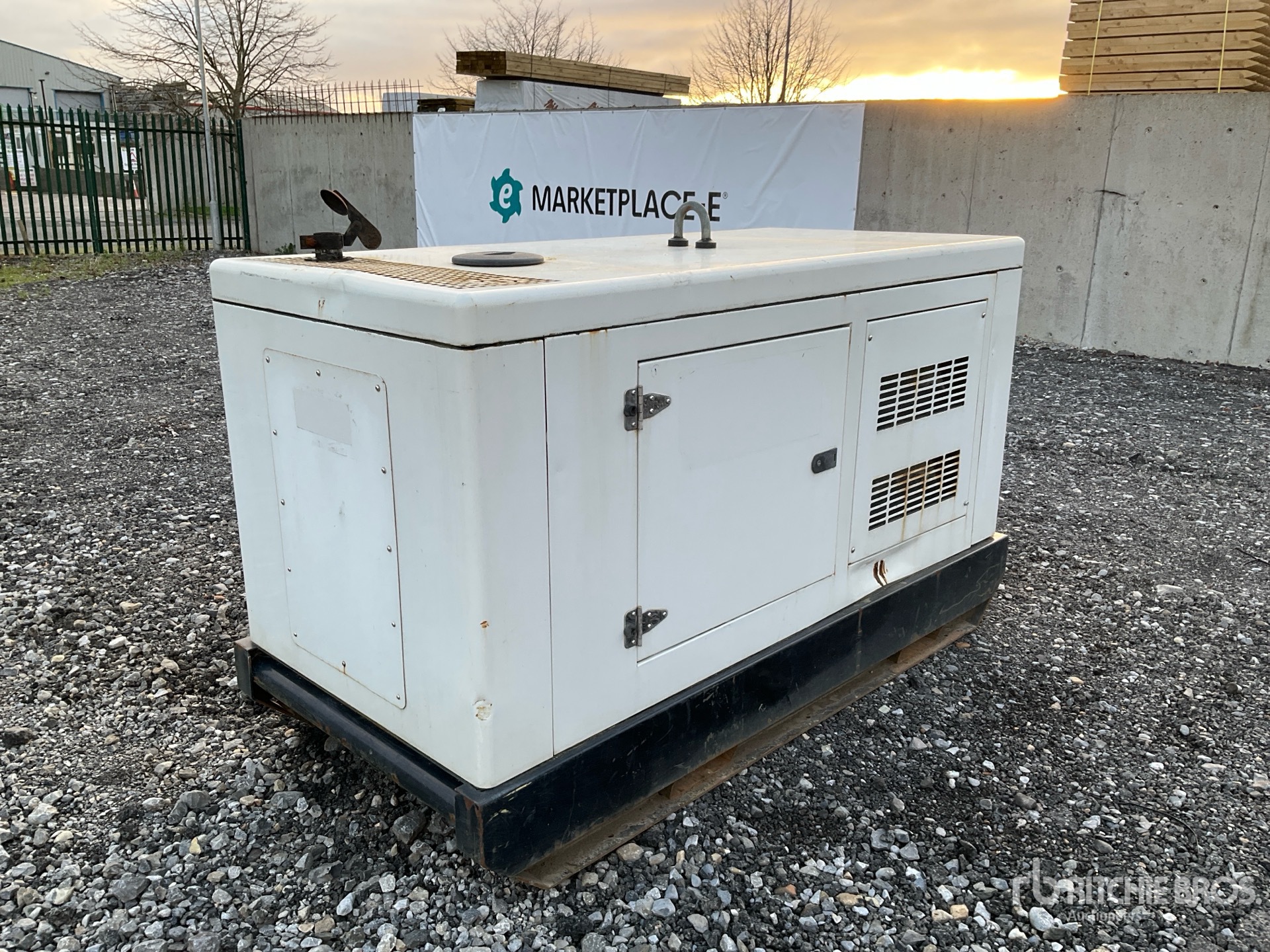 General Appearance with Imagen: esquina trasera derecha