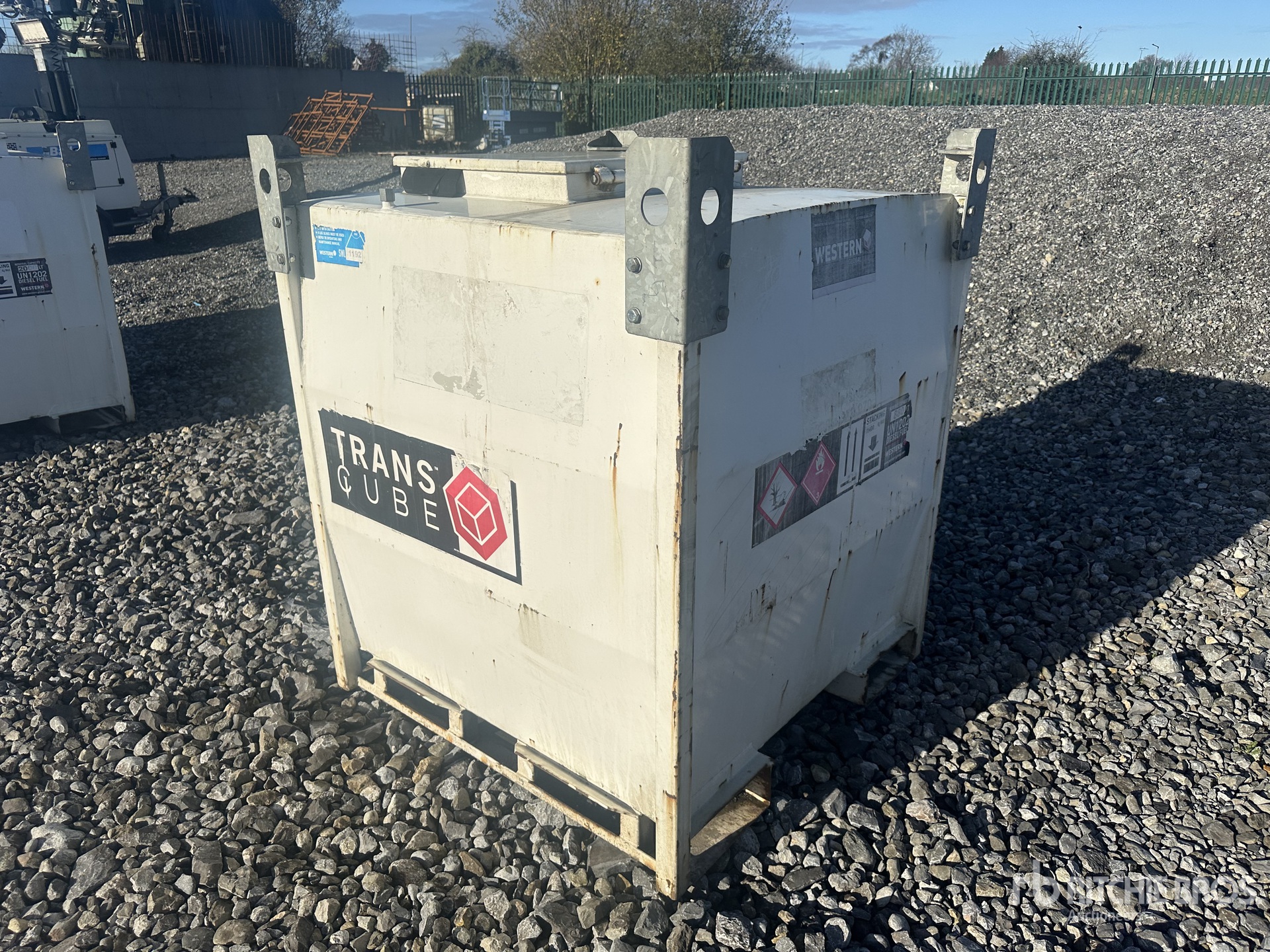 General Appearance with Featured Photo