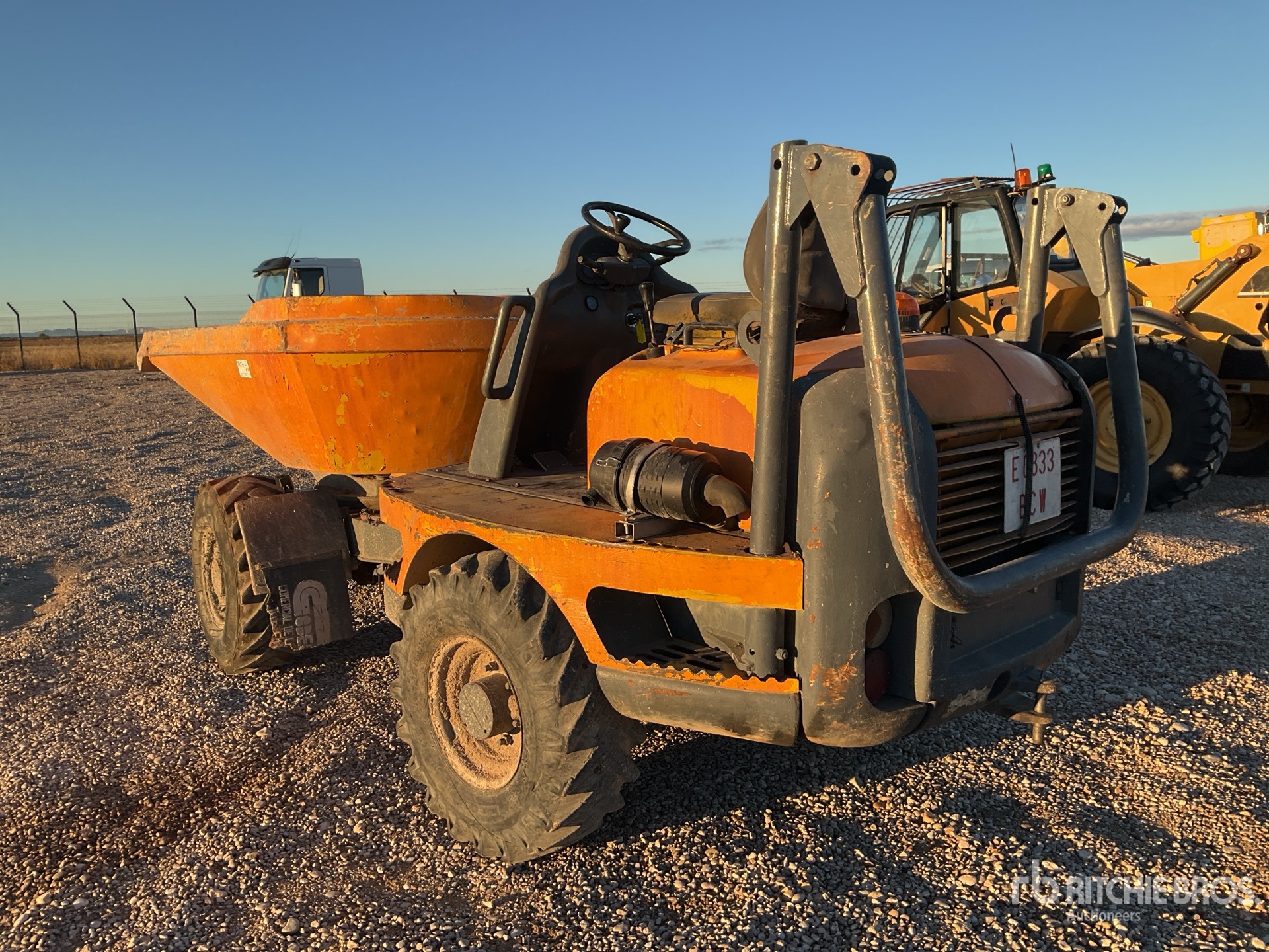 General Appearance with Imagen: esquina trasera izquierda