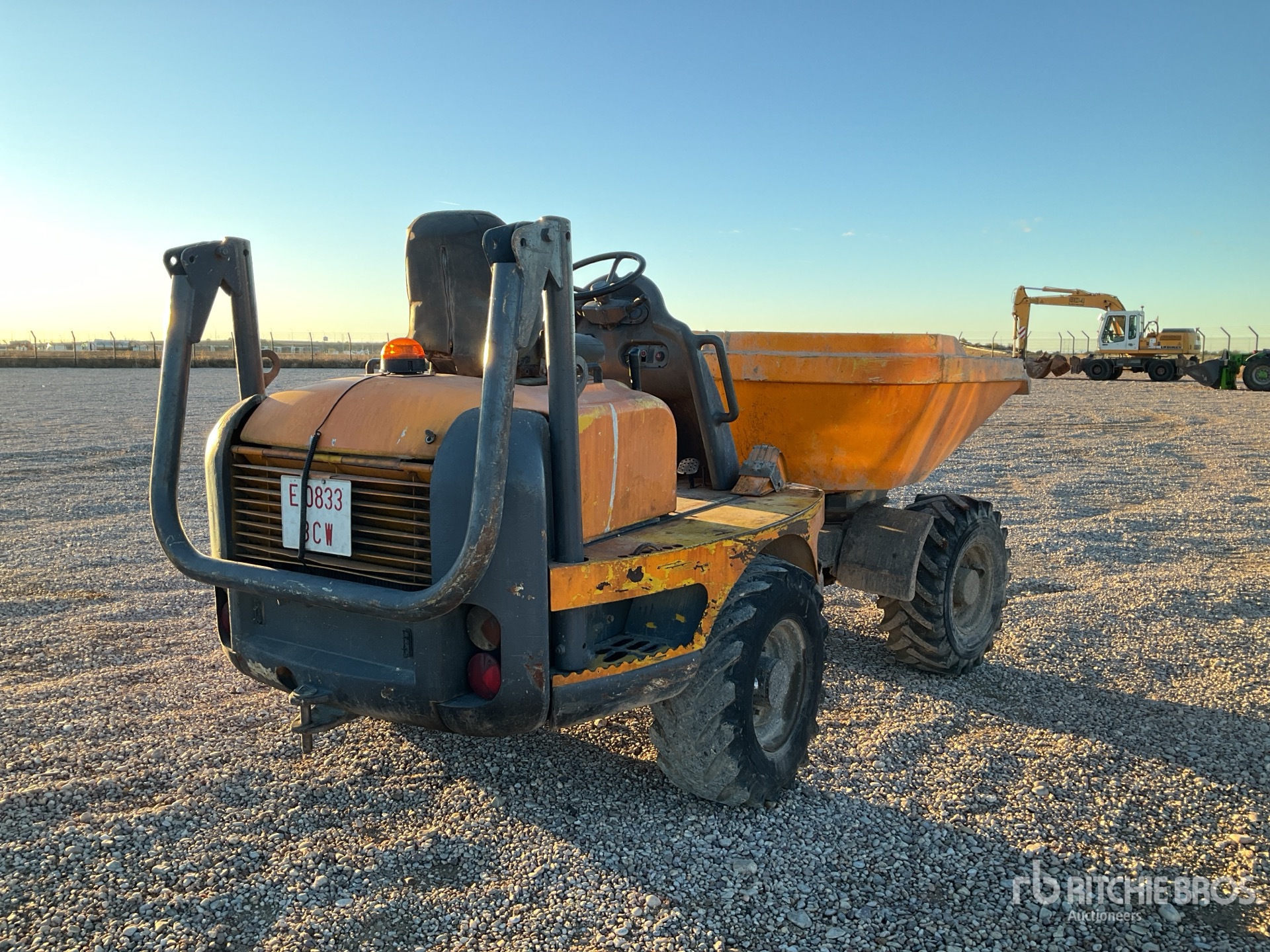 General Appearance with Imagen: esquina trasera derecha