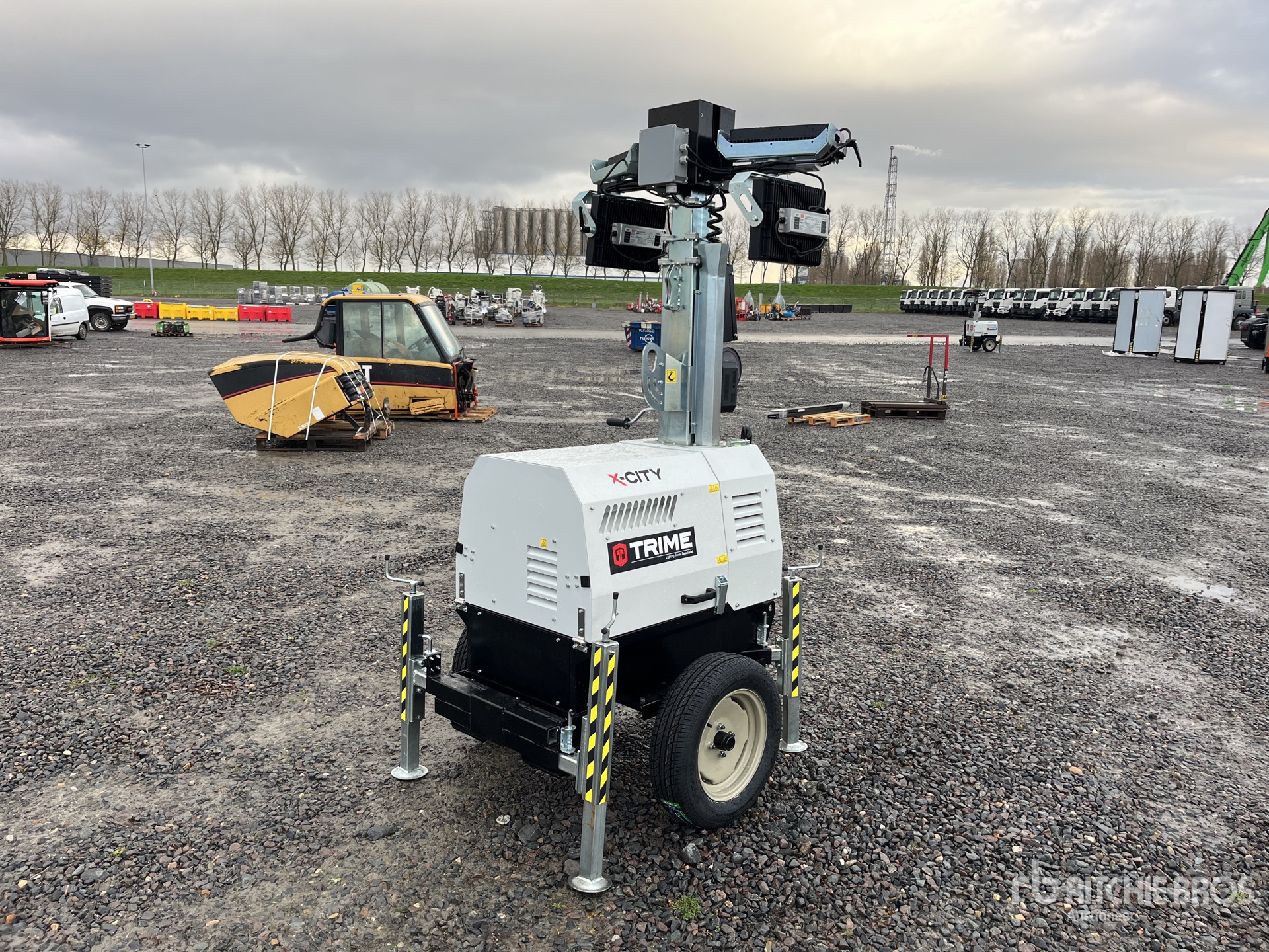 General Appearance with Picture, Right Rear Corner