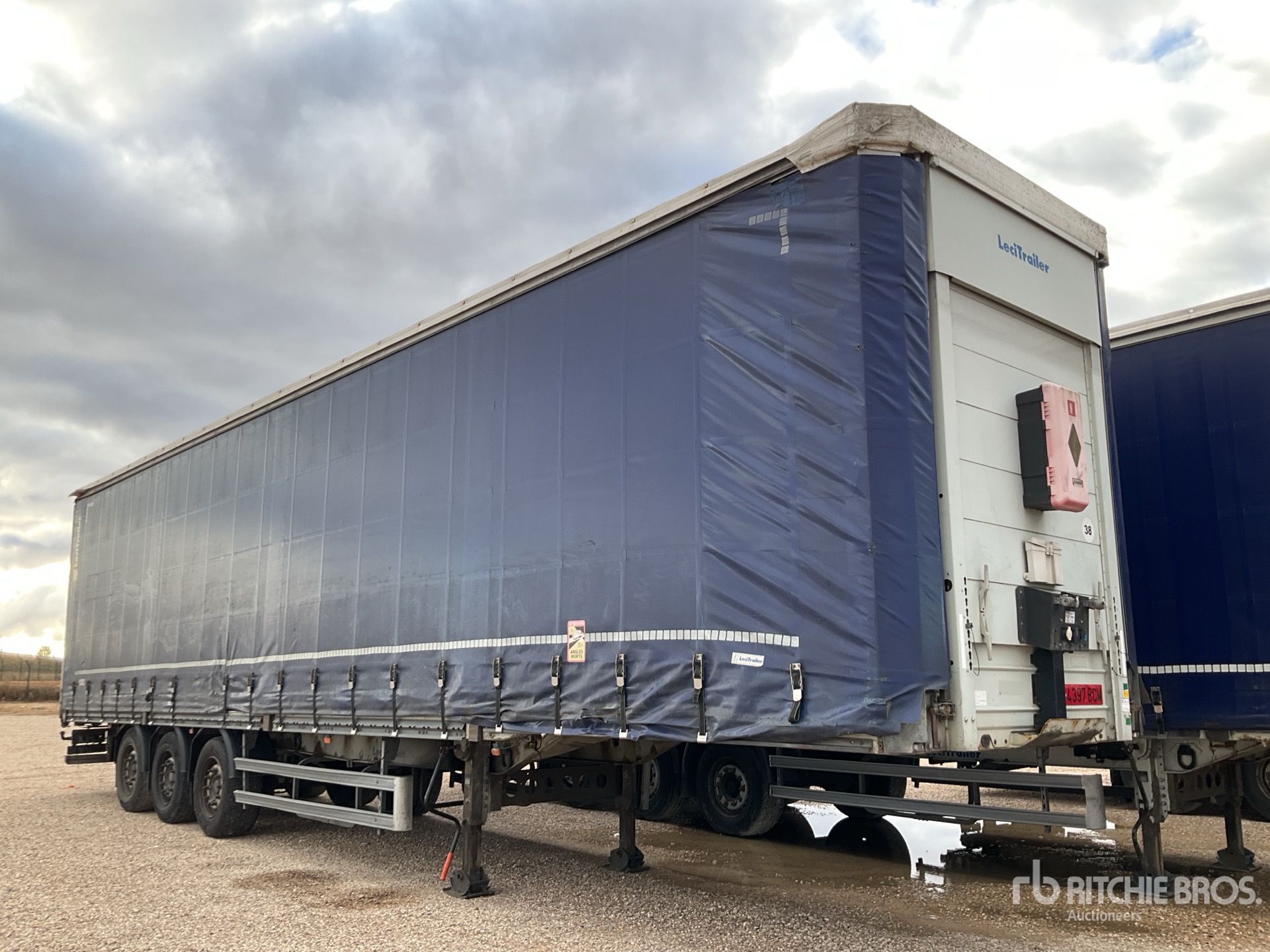 General Appearance with Image, coin avant droit