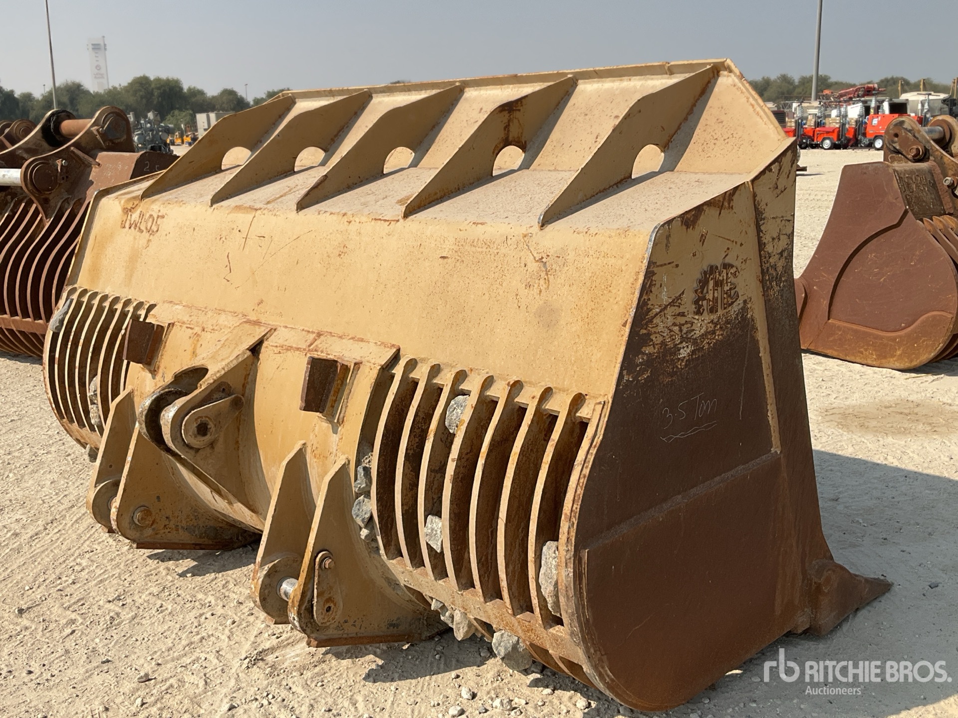 General Appearance with Bild, Ecke hinten rechts