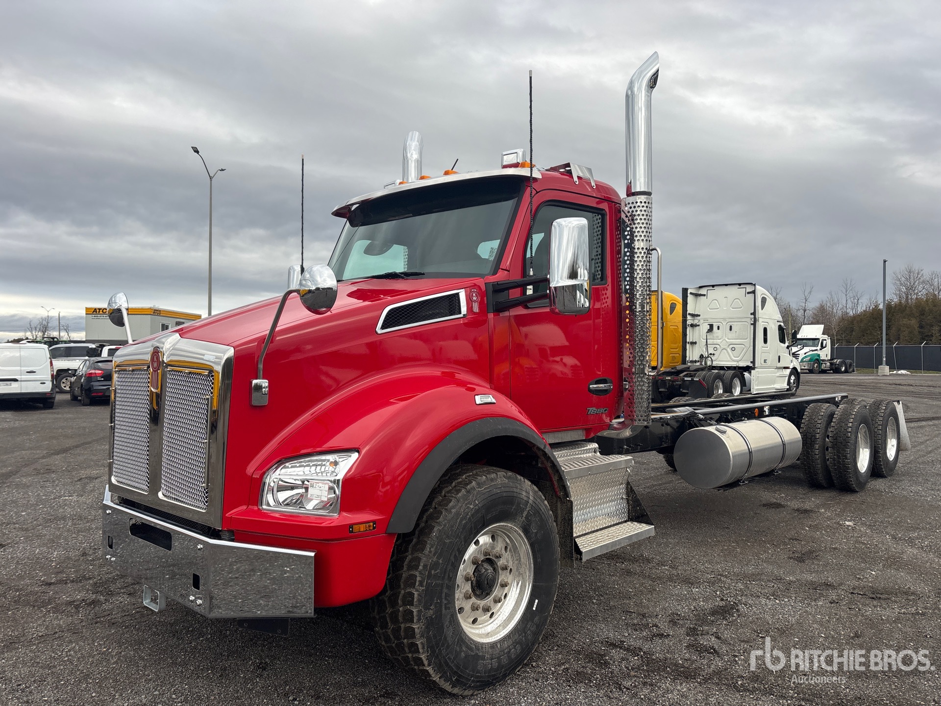 General Appearance with Picture, Left Front Corner