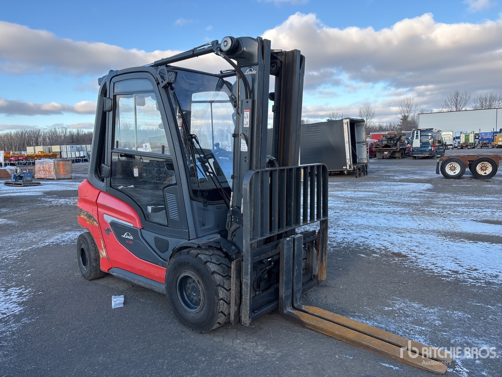 General Appearance with Picture, Right Front Corner