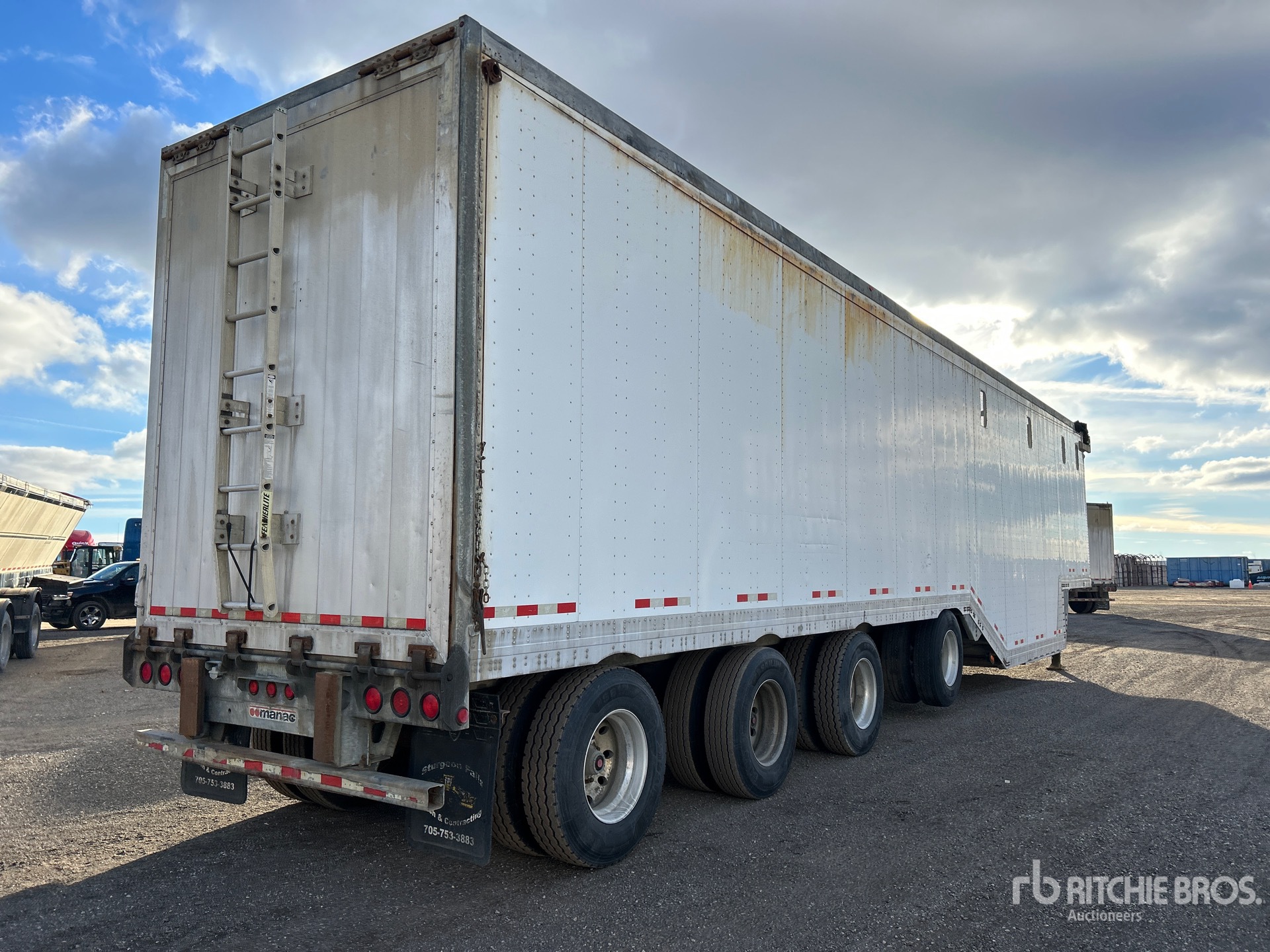 General Appearance with Bild, Ecke hinten rechts