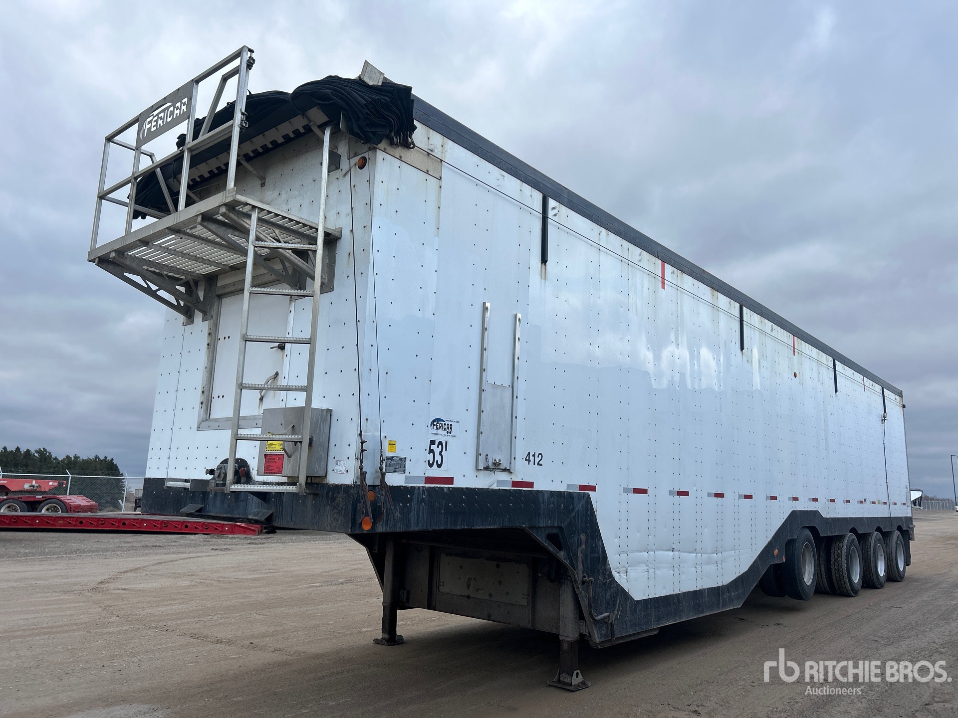 General Appearance with Bild, Ecke vorne links