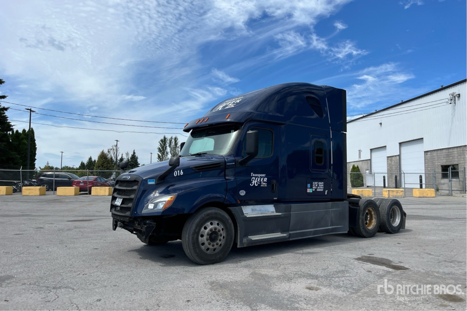 General Appearance with Picture, Left Front Corner