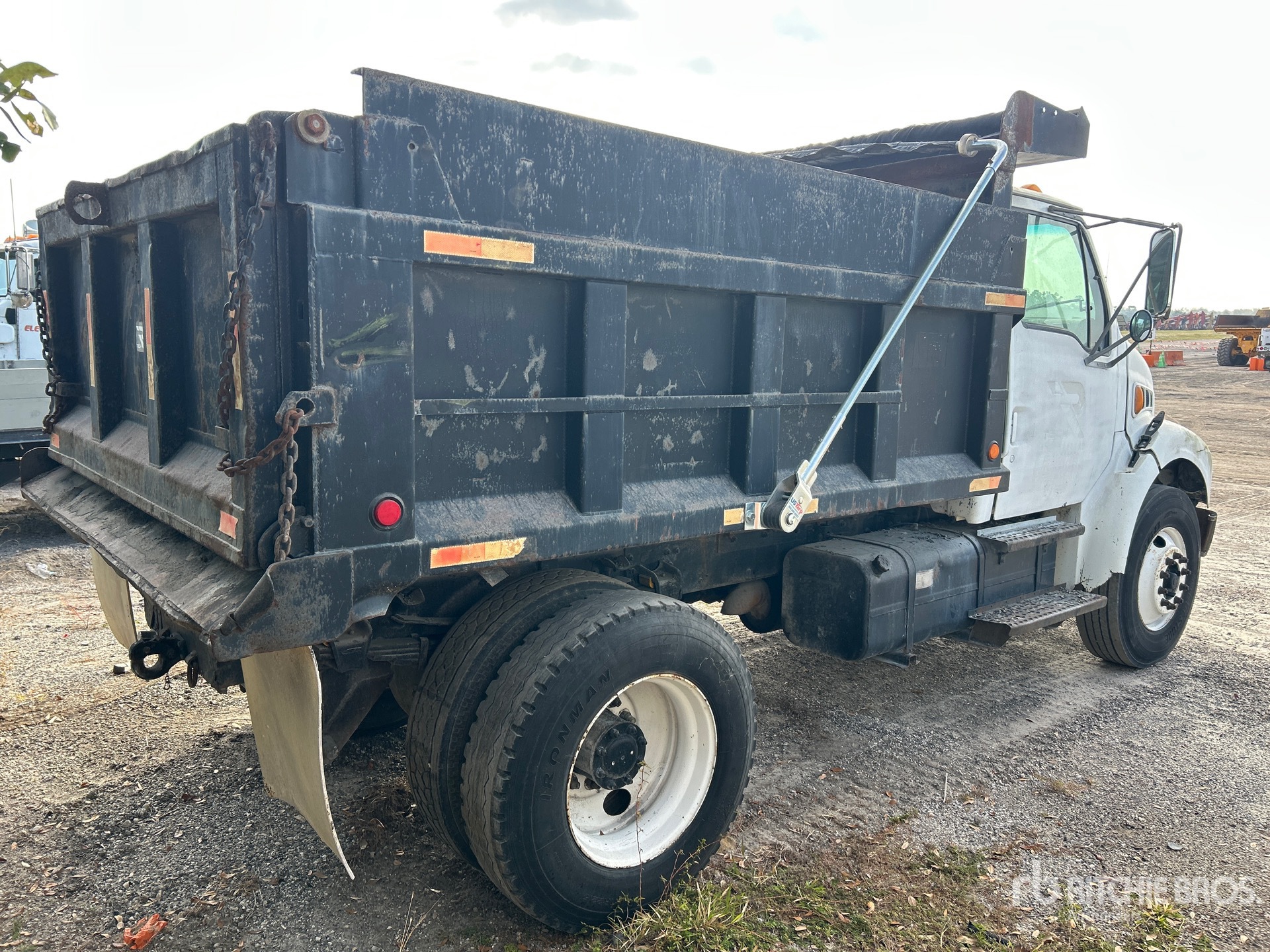 General Appearance with Imagen: esquina trasera derecha