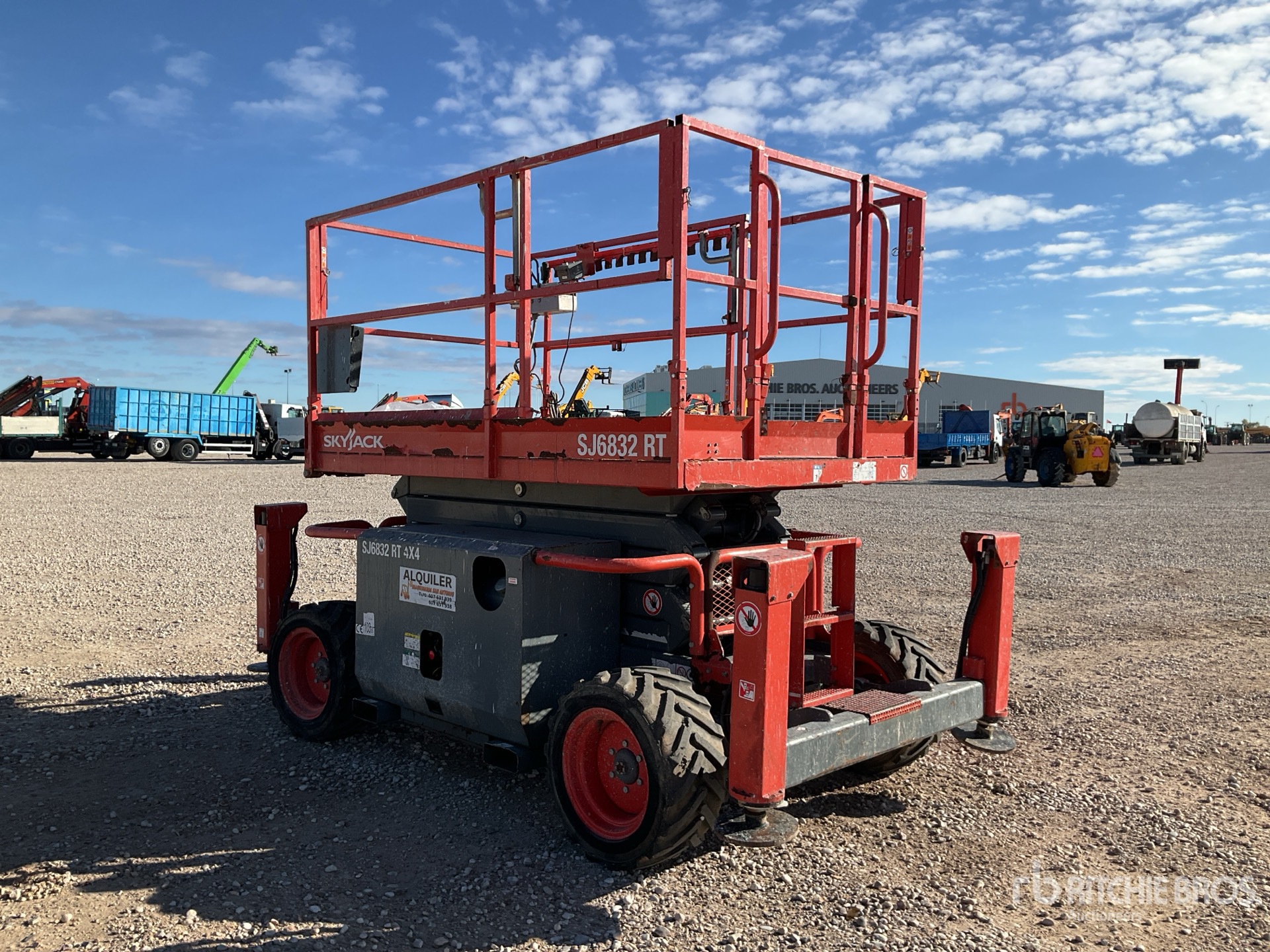 General Appearance with Imagen: esquina trasera izquierda