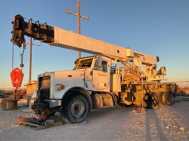 Altec AC38 - 127S Straight Boom on 2012 Peterbilt 365 Hydraulic Truck Crane (Inoperable)