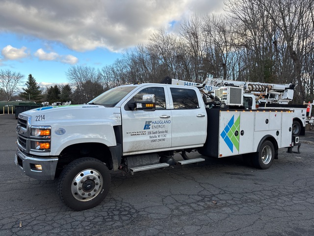 2019 Chevrolet Silverado 5500HD 4x4 Crew Cab Service Truck 2019 Chevrolet Silverado 5500HD 4x4 Crew Cab Service Truck