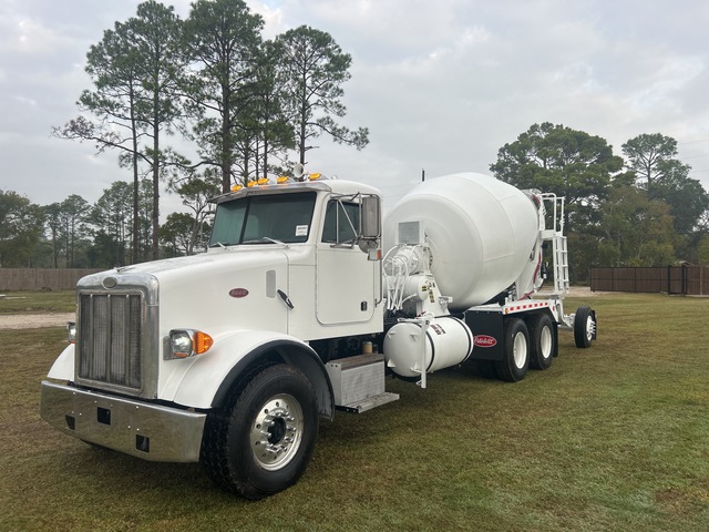 2000 Peterbilt 357 8x4 Mixer Truck