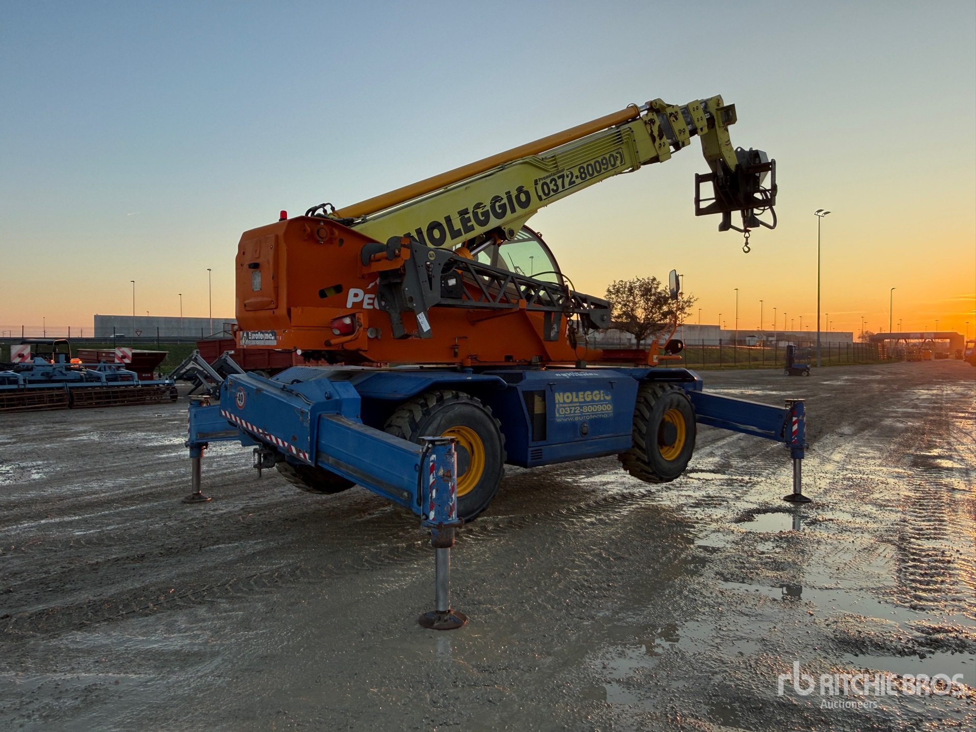 General Appearance with Bild, Ecke hinten rechts