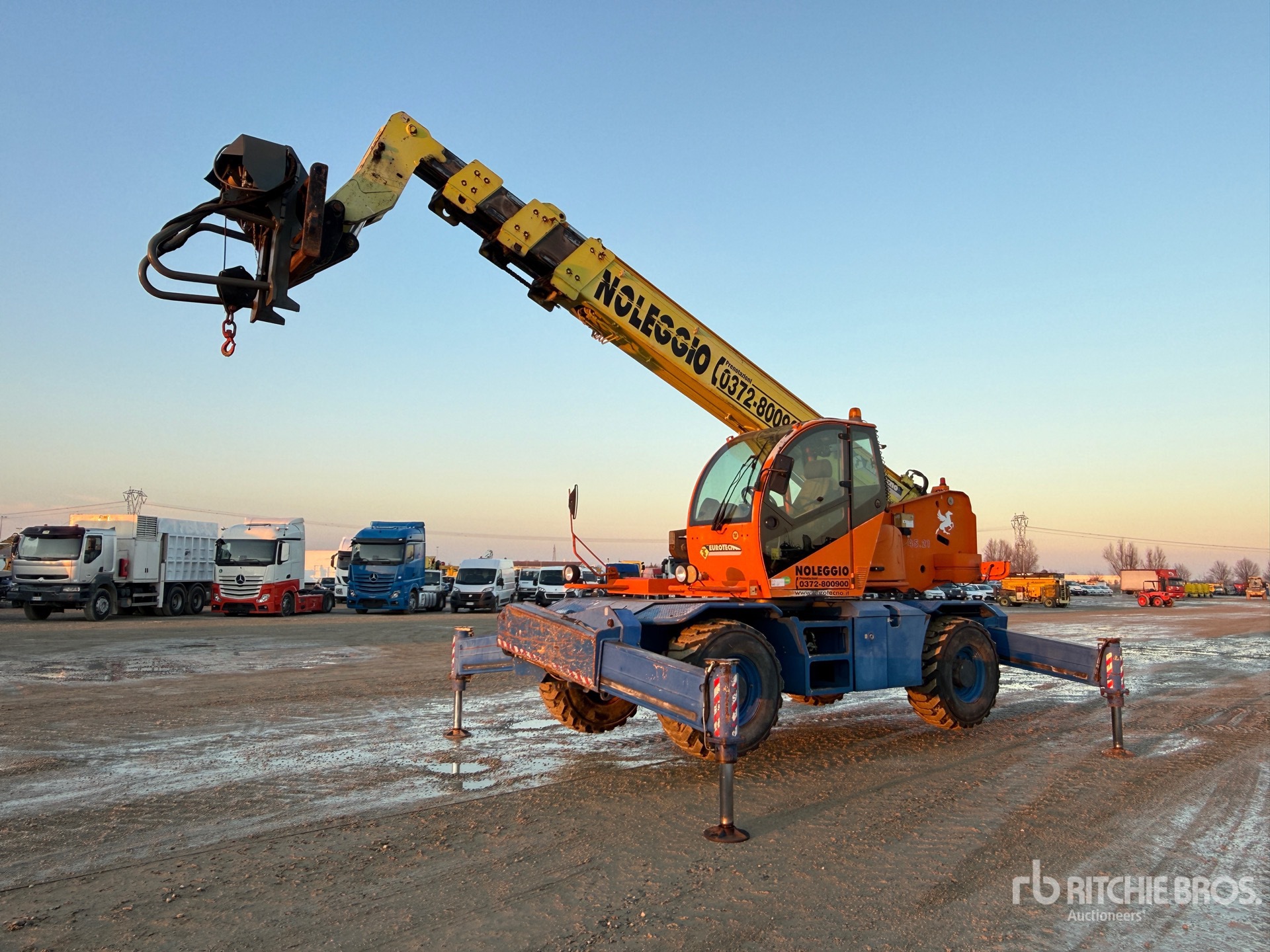 General Appearance with Bild, Ecke vorne links