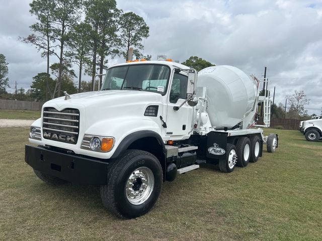 2004 Mack CV513 10x4 Mixer Truck 2004 Mack CV513 10x4 Mixer Truck