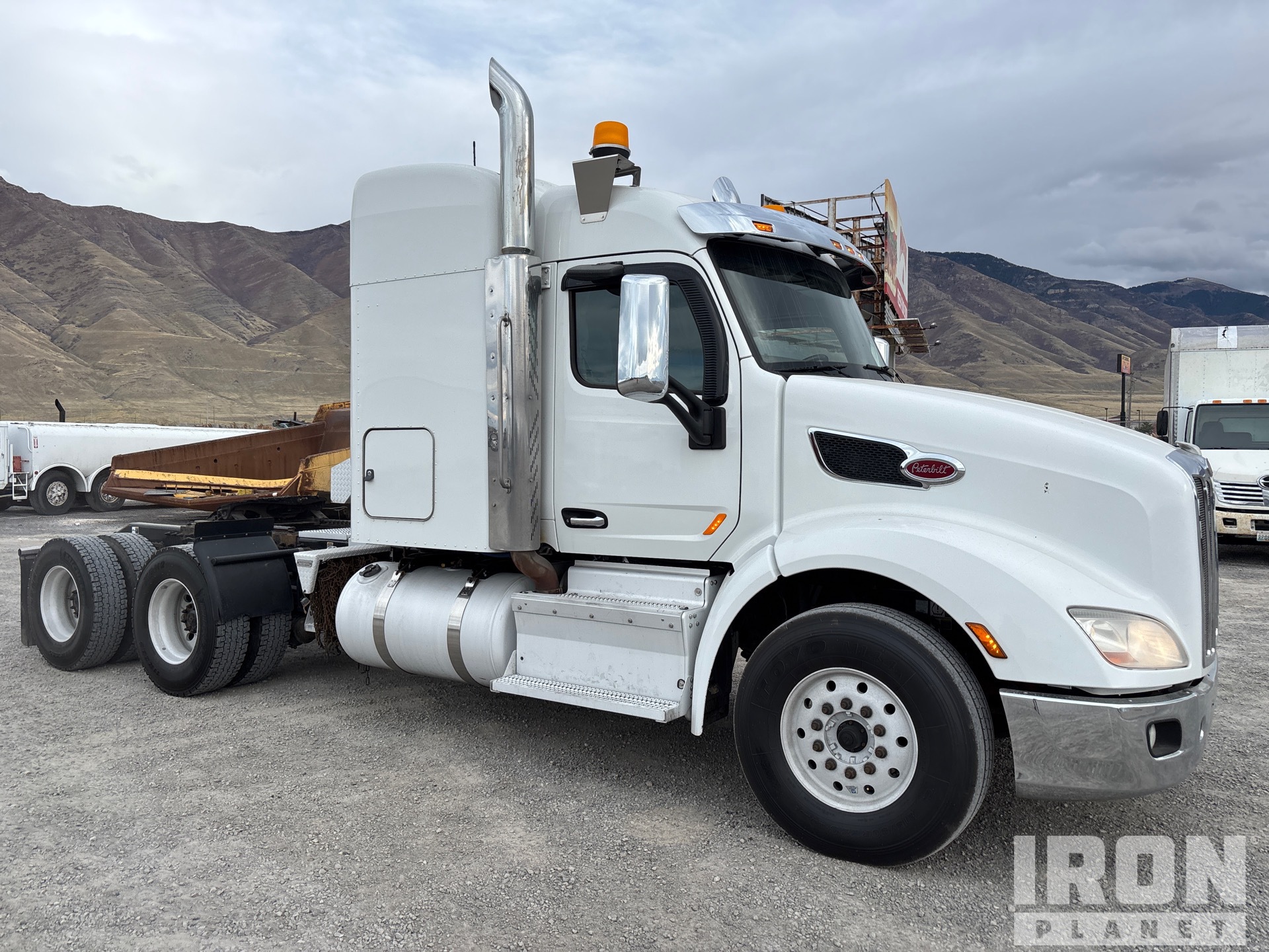 General Appearance with Bild, Ecke vorne rechts