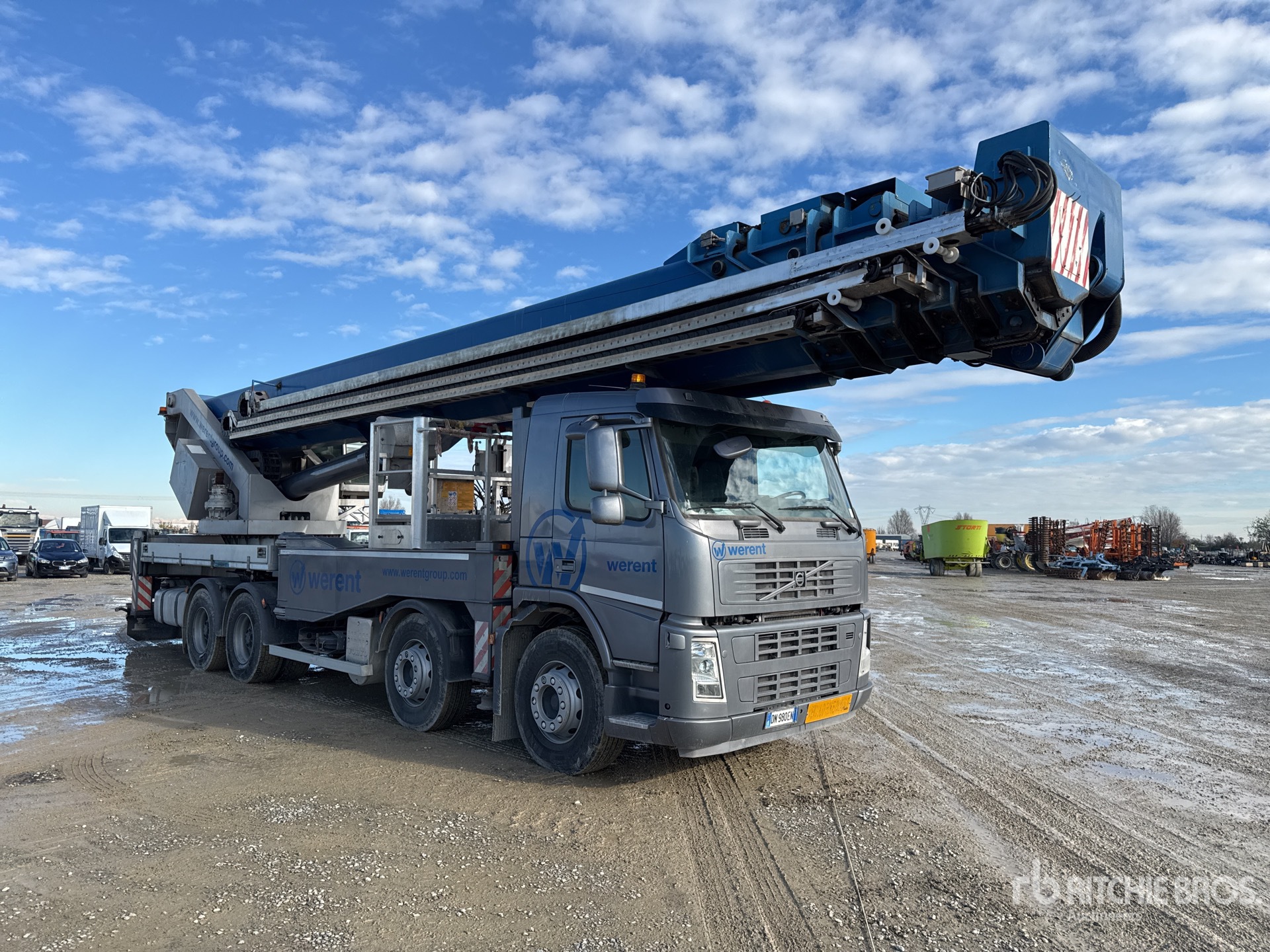 General Appearance with Bild, Ecke vorne rechts