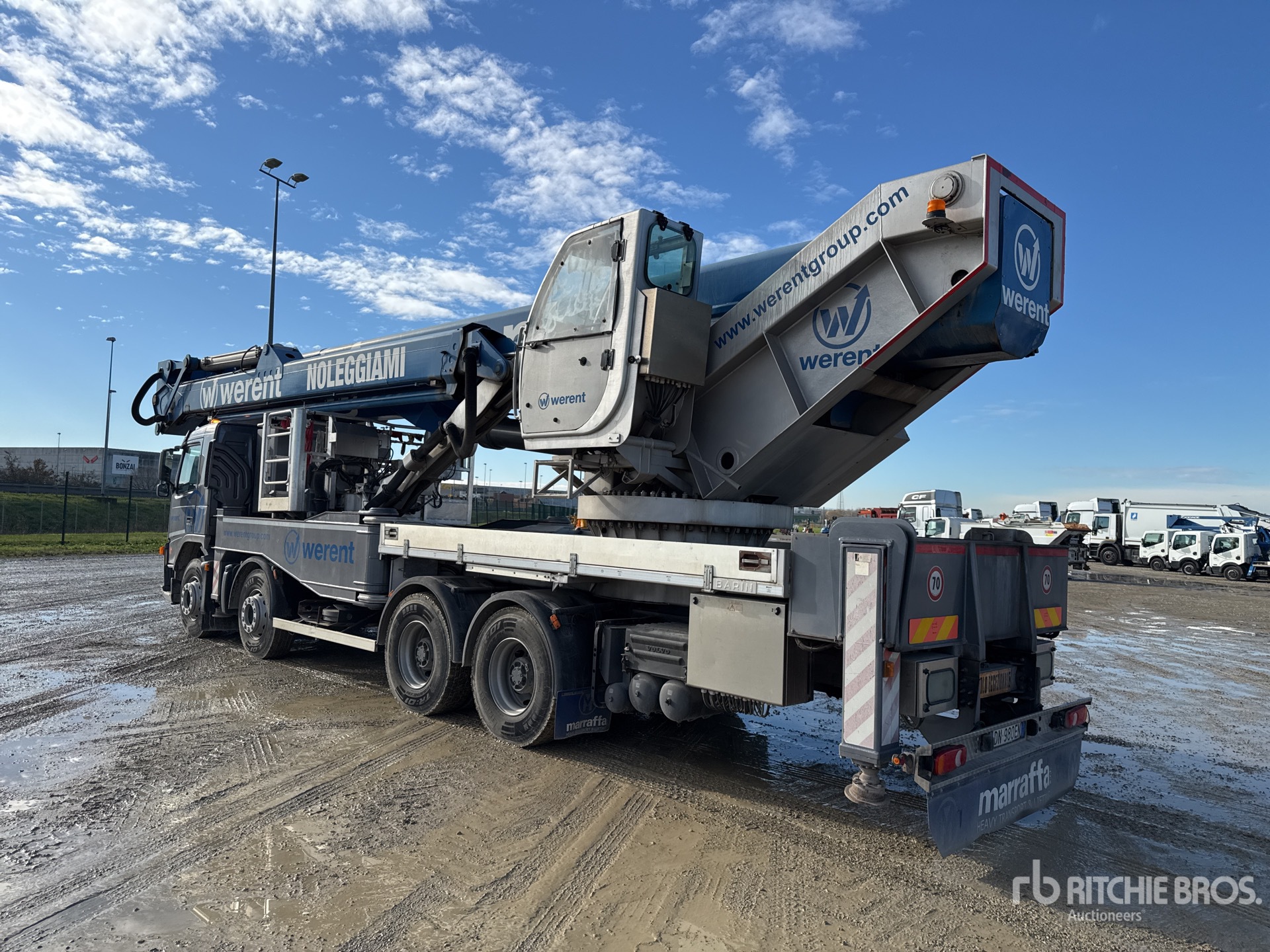 General Appearance with Bild, Ecke hinten links