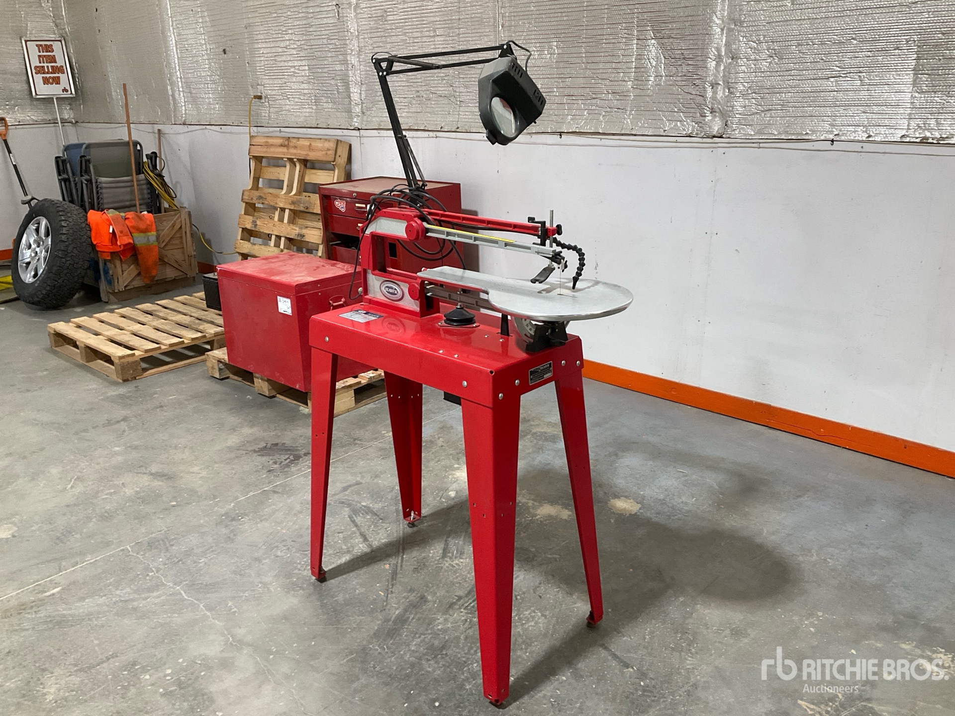 General Appearance with Bild, Ecke vorne links