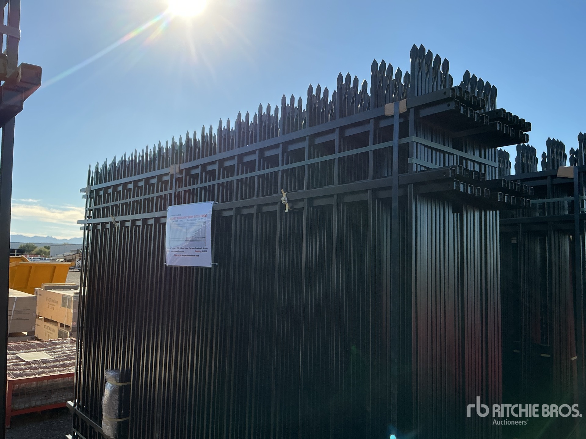 Aspect général with Image, coin arrière droit