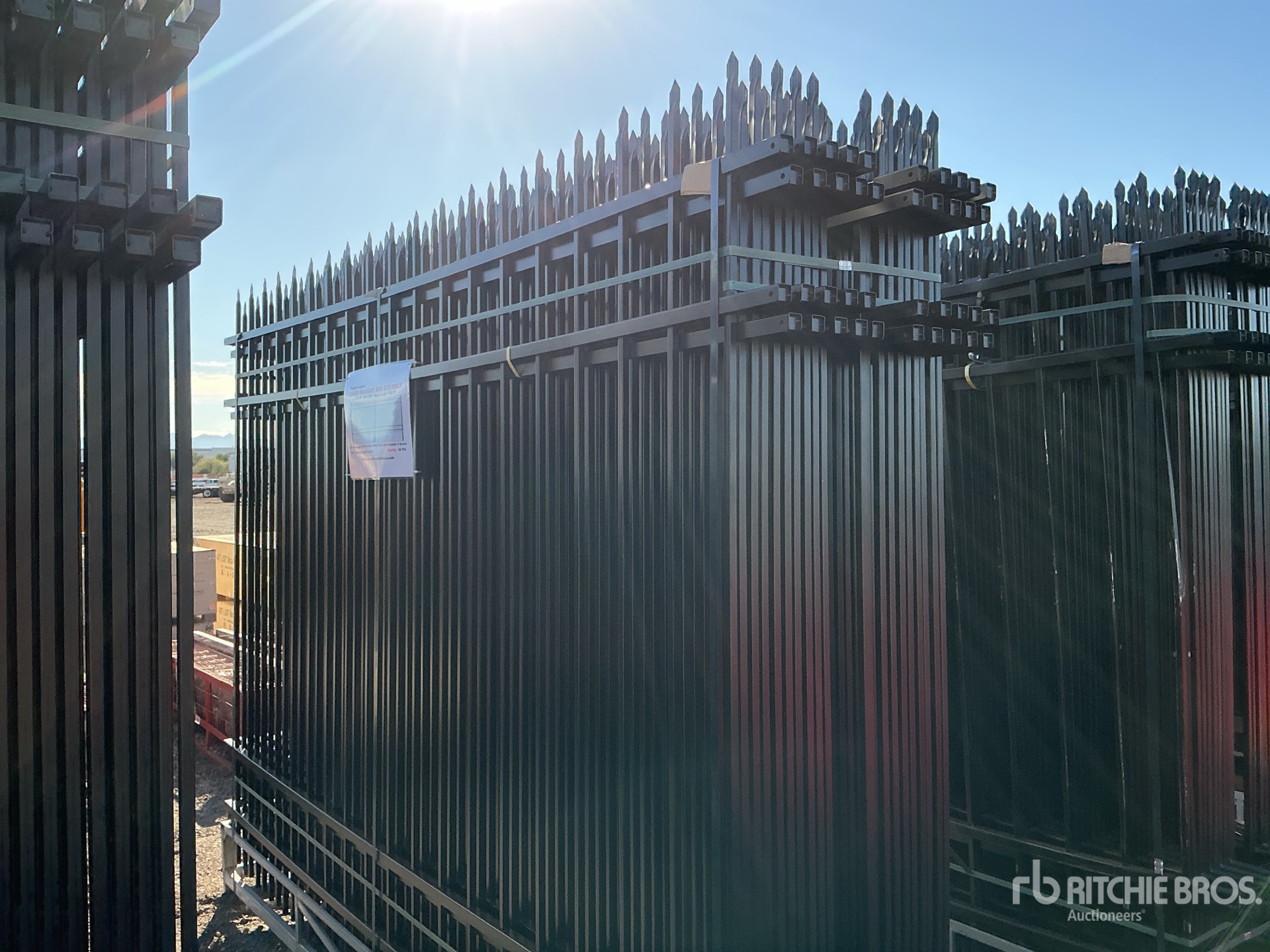 Aspect général with Image, coin arrière droit