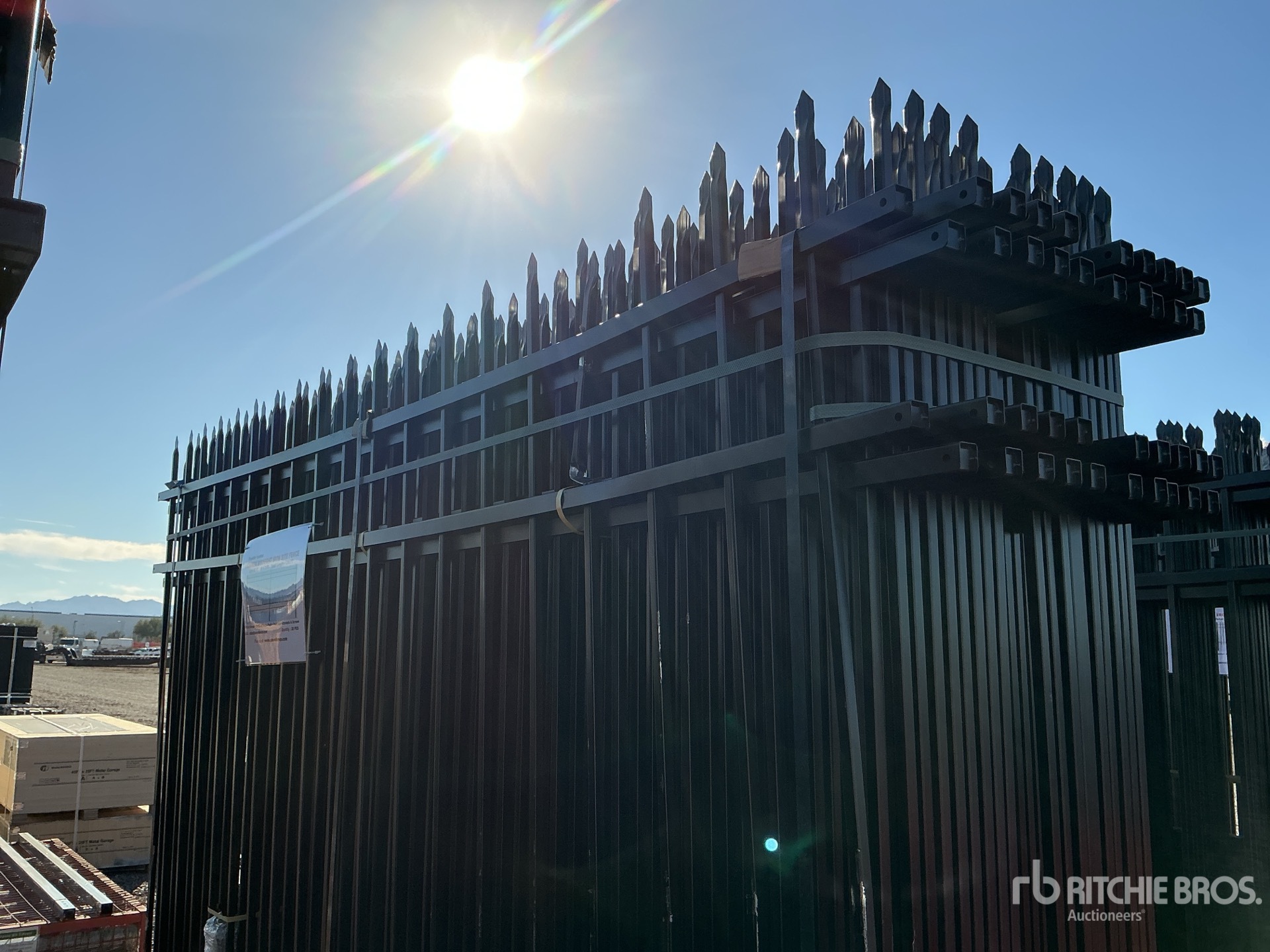 Aspect général with Image, coin arrière droit