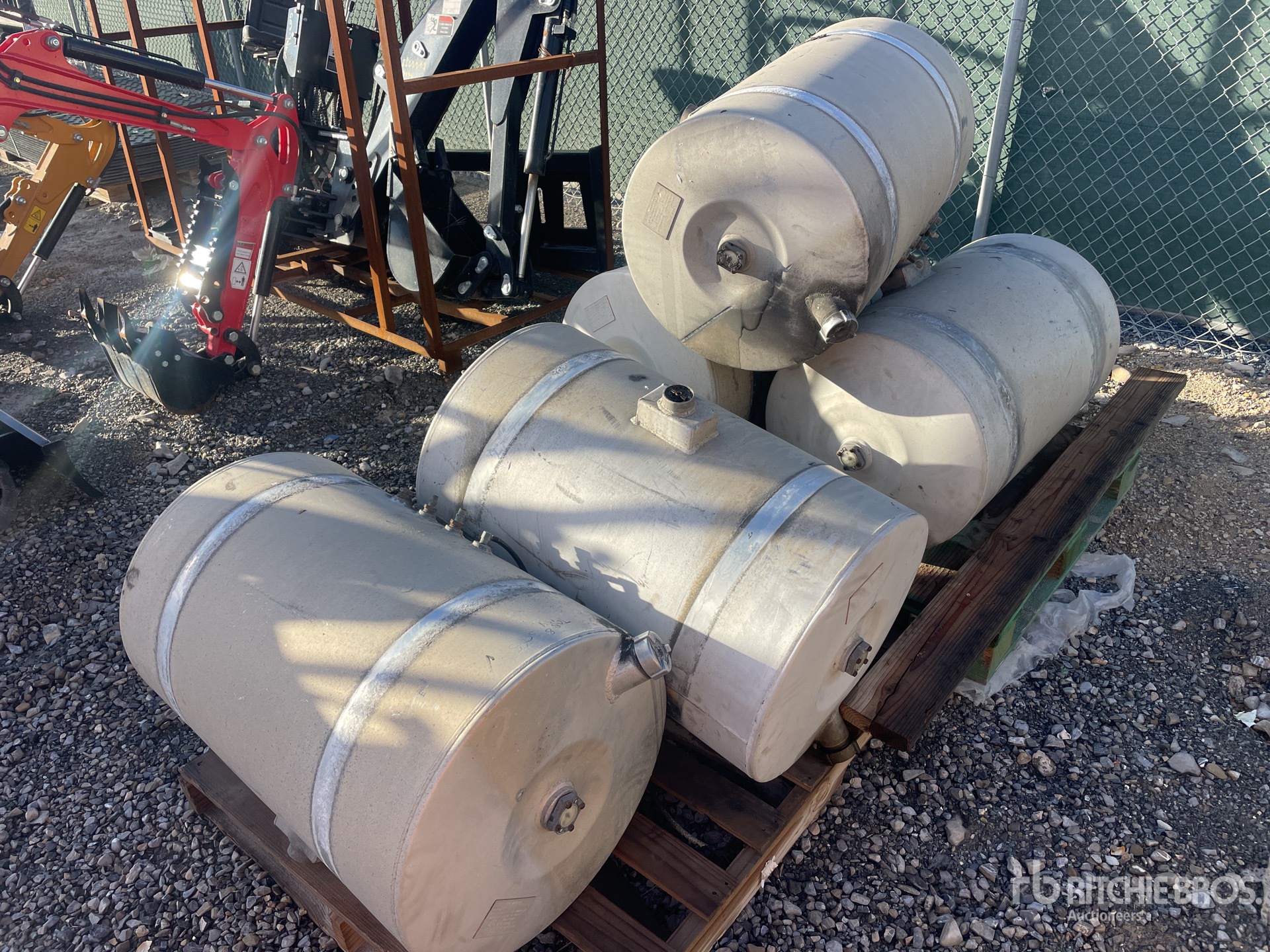 General Appearance with Foto, angolo anteriore sinistro