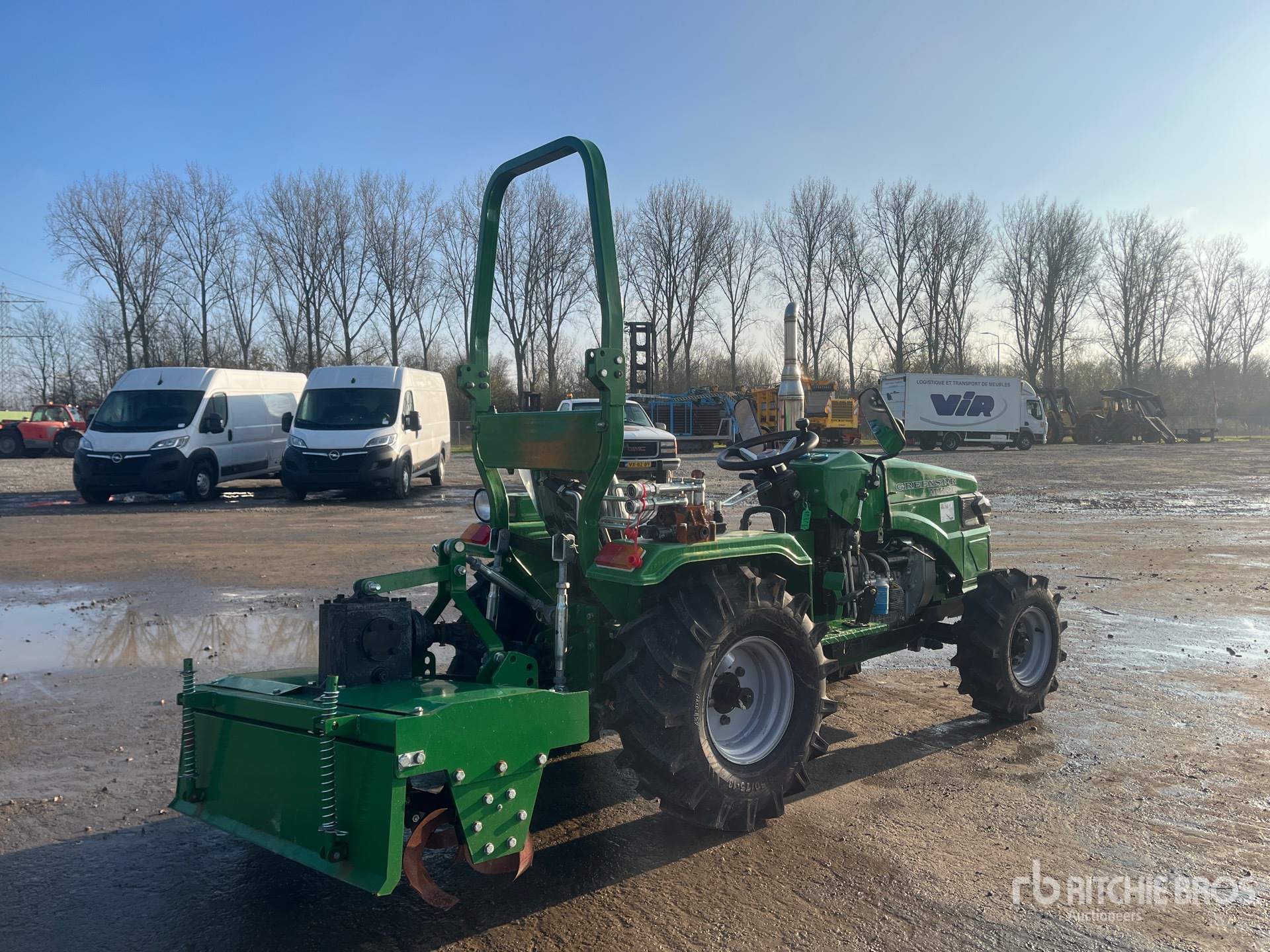 General Appearance with Picture, Right Rear Corner