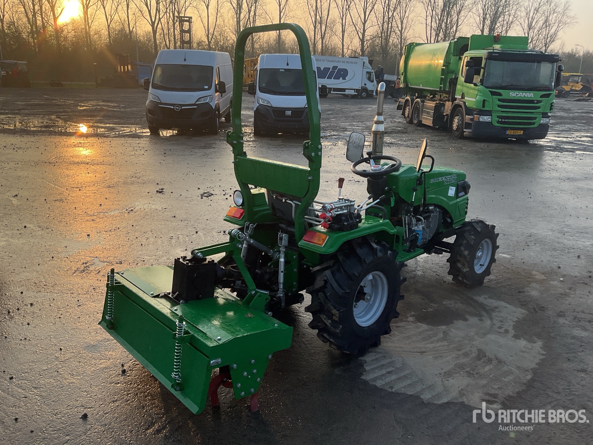 General Appearance with Picture, Right Rear Corner