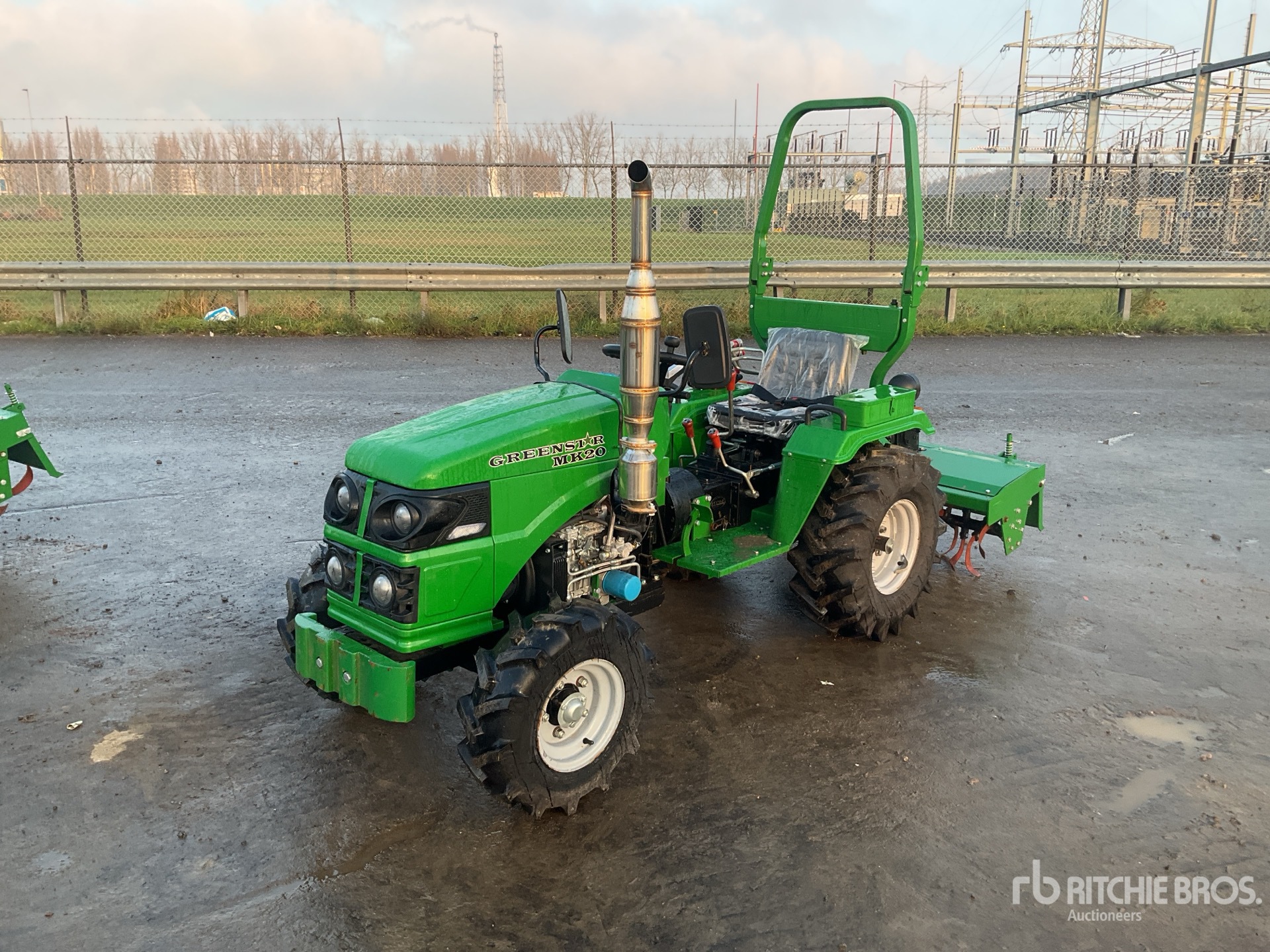 General Appearance with Picture, Left Front Corner