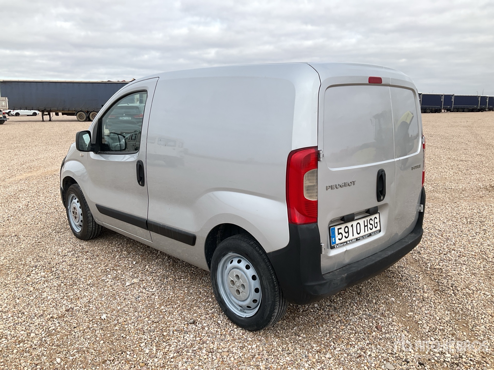 General Appearance with Picture, Left Rear Corner