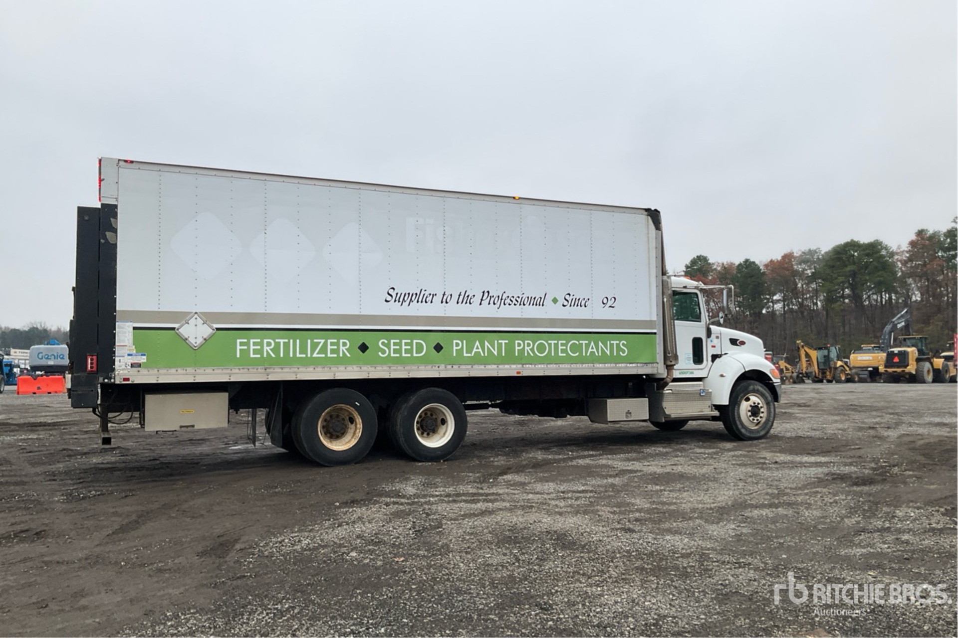 General Appearance with Foto, angolo anteriore sinistro