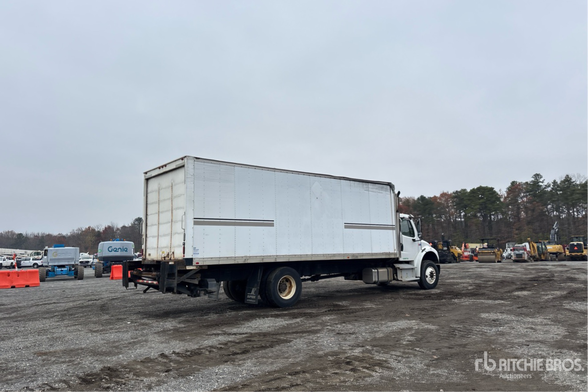 Aspect général with Image, coin arrière droit