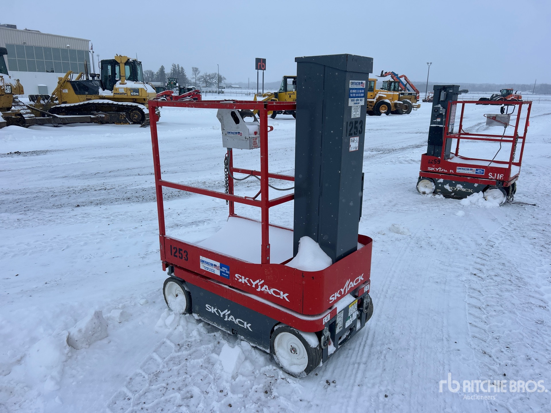 General Appearance with Picture, Right Front Corner