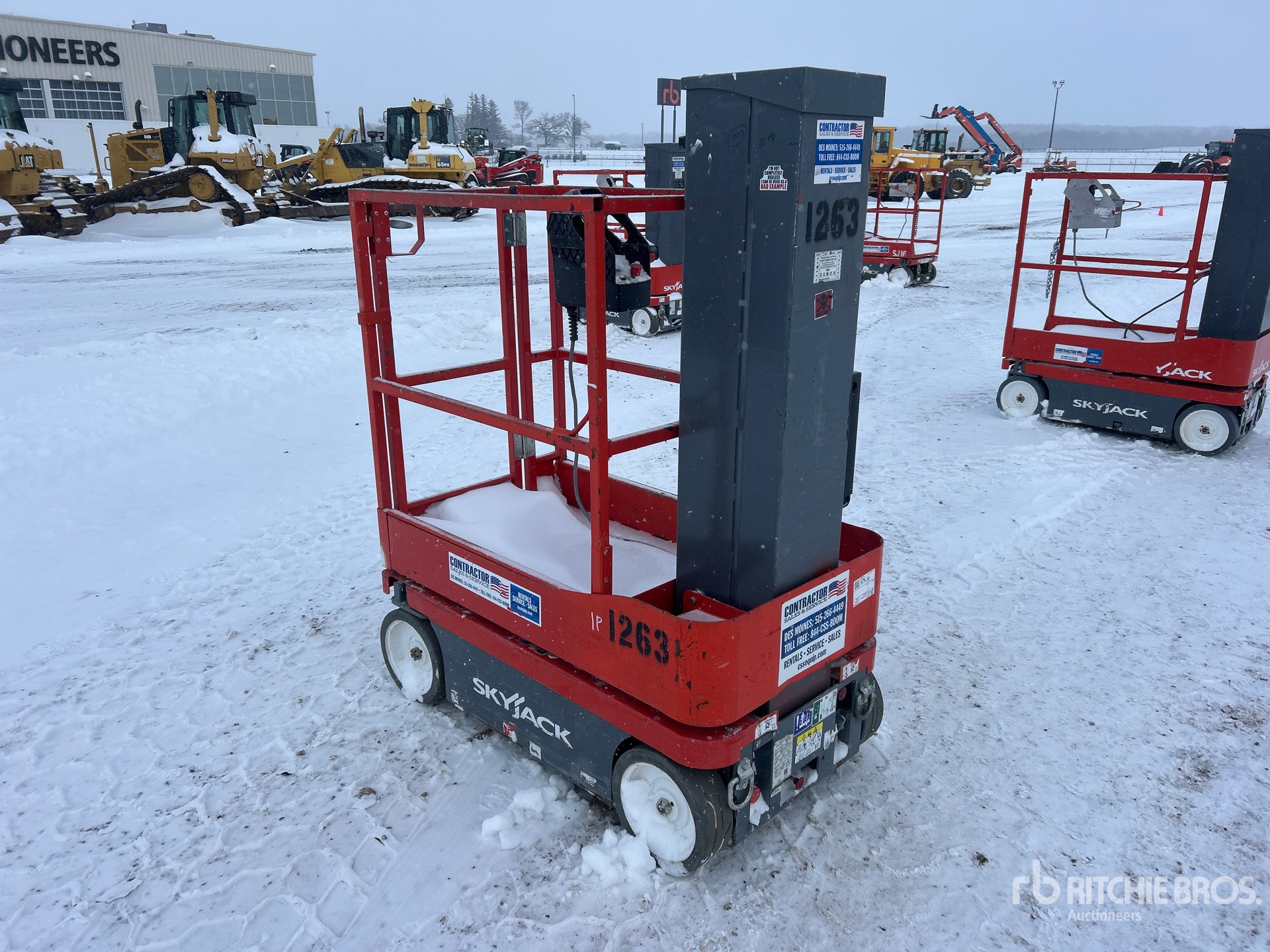 General Appearance with Picture, Right Front Corner