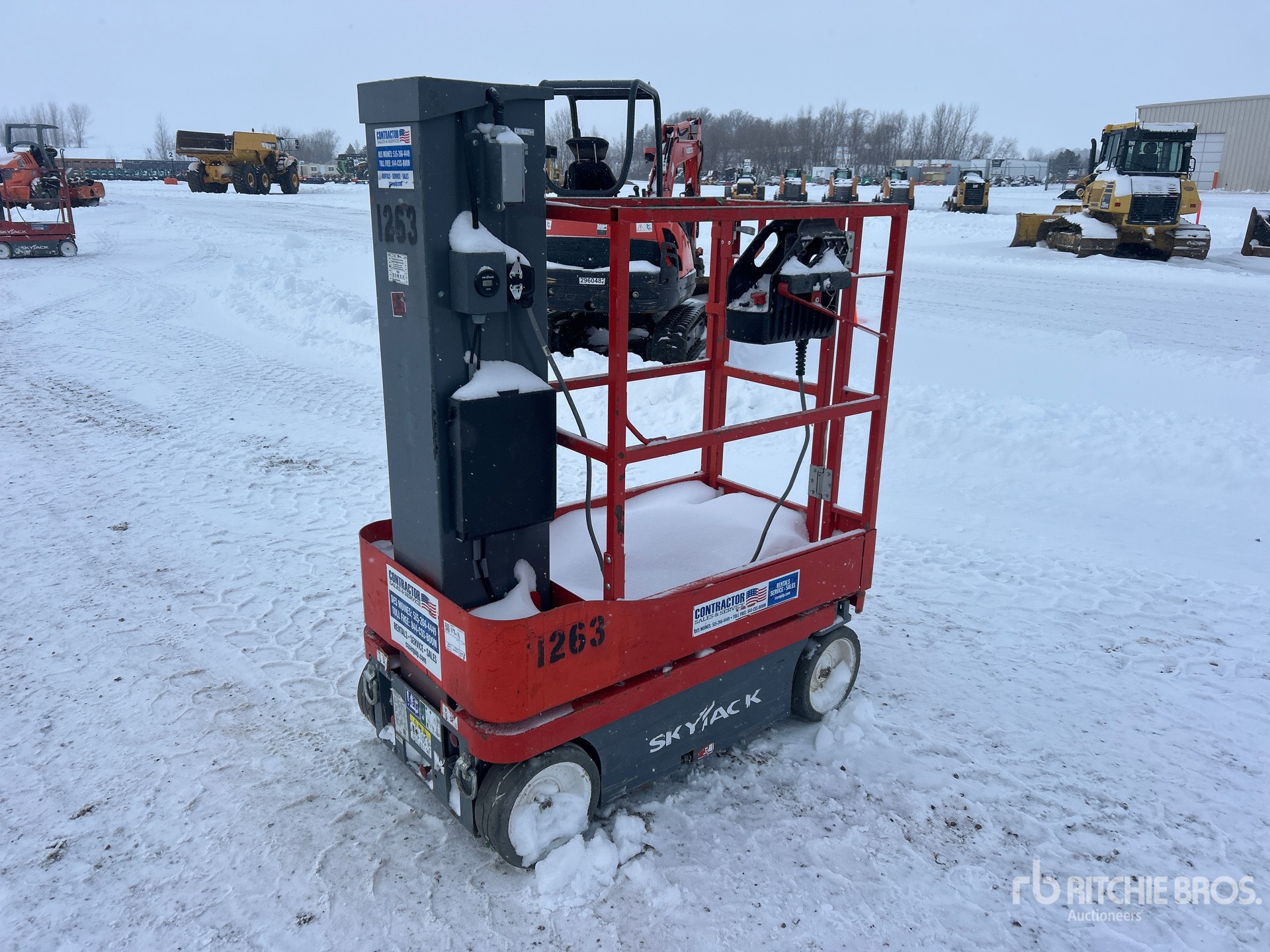 General Appearance with Picture, Left Front Corner