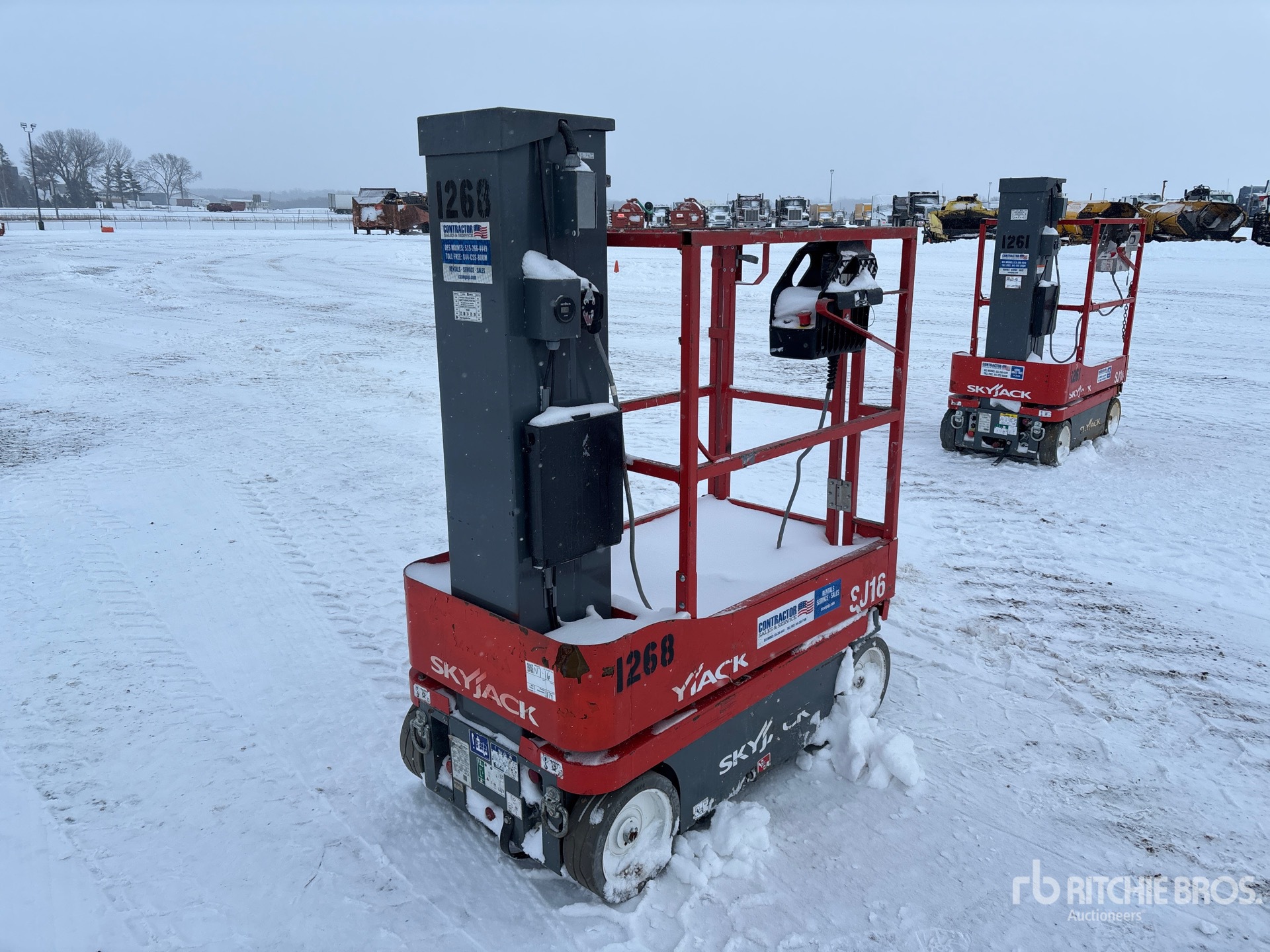 General Appearance with Picture, Left Front Corner