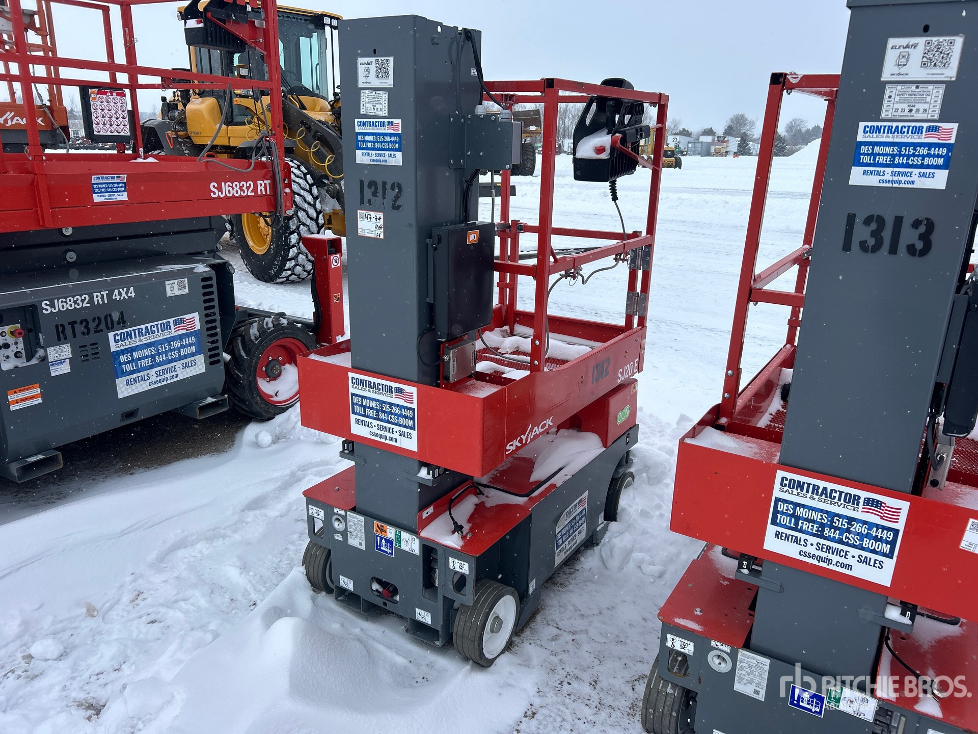 General Appearance with Foto, angolo anteriore sinistro