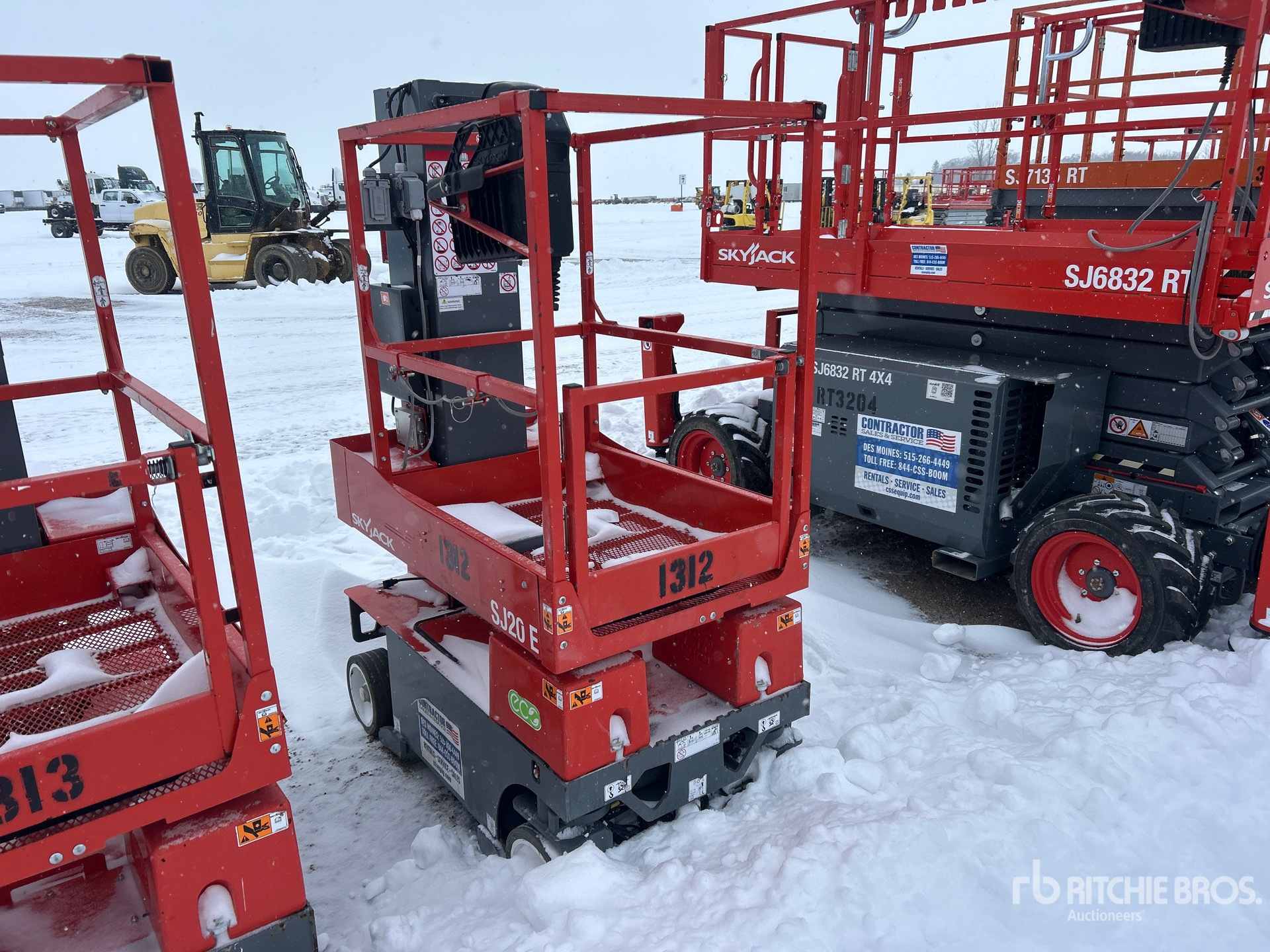 General Appearance with Foto, angolo posteriore sinistro