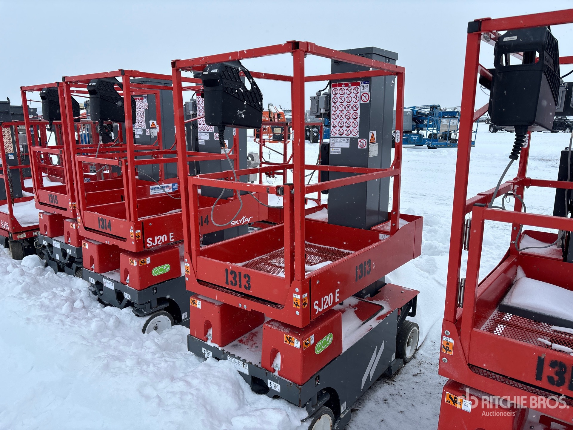 General Appearance with Foto, angolo anteriore sinistro