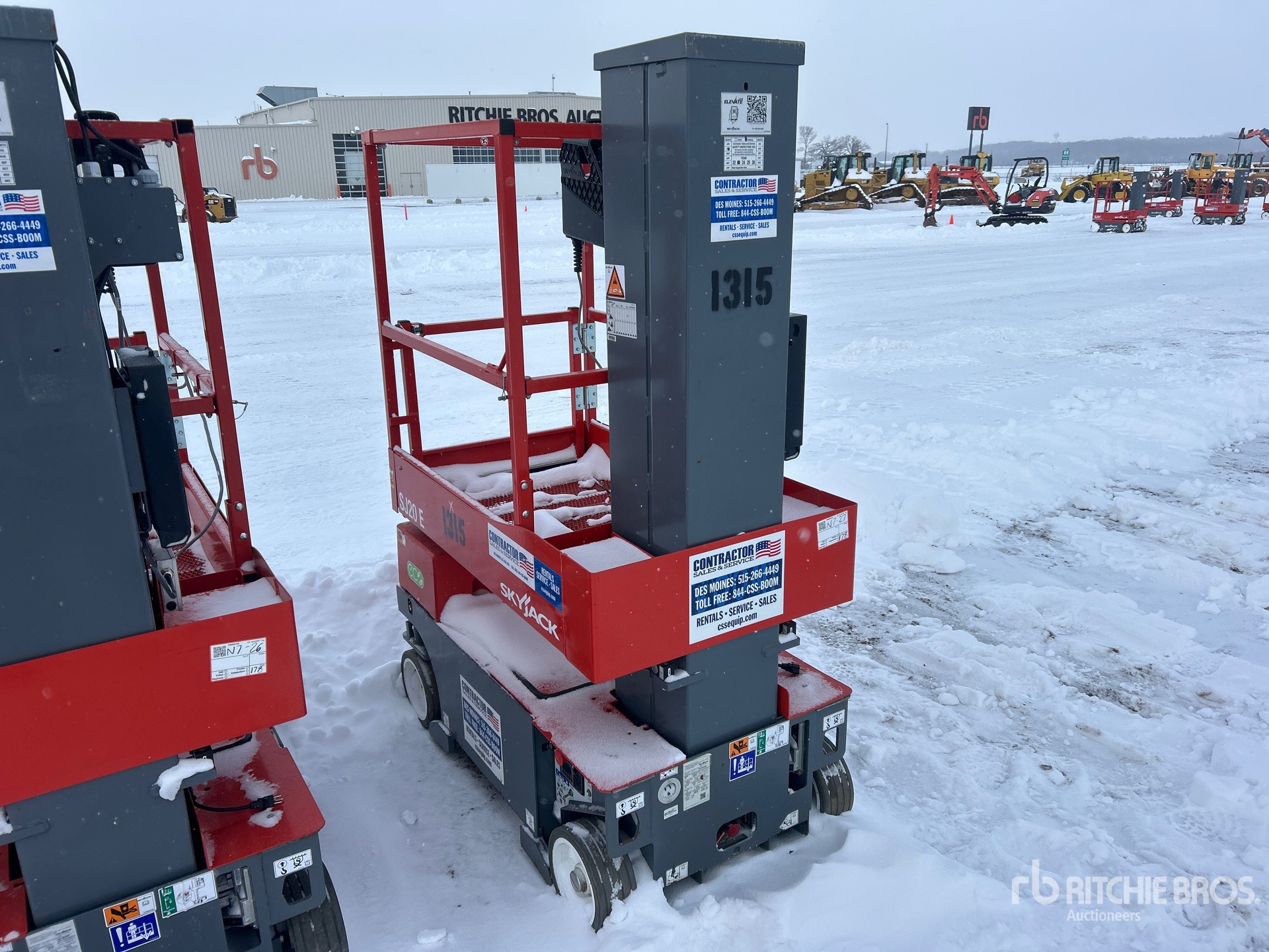 General Appearance with Picture, Right Front Corner