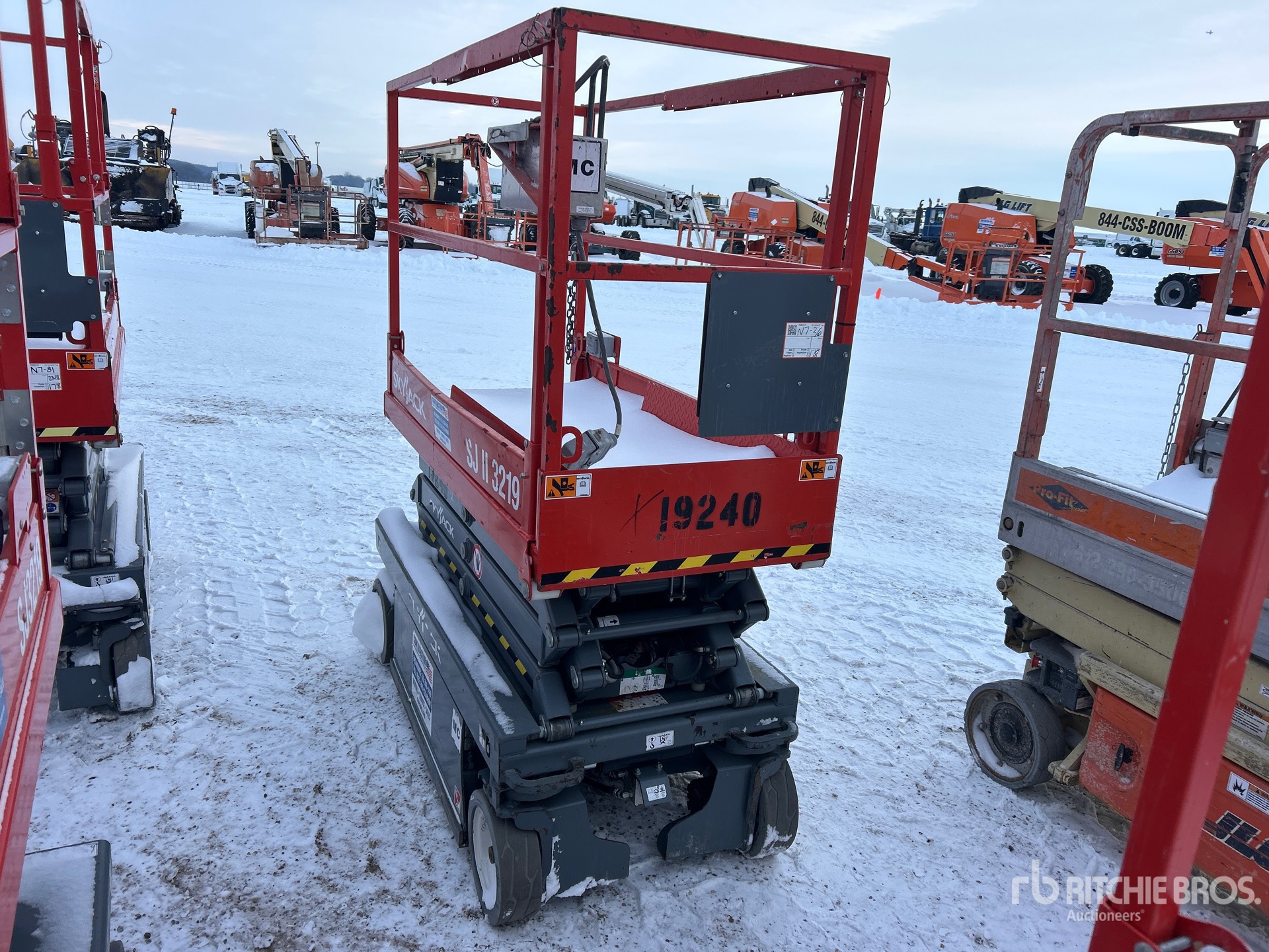 General Appearance with Picture, Right Front Corner