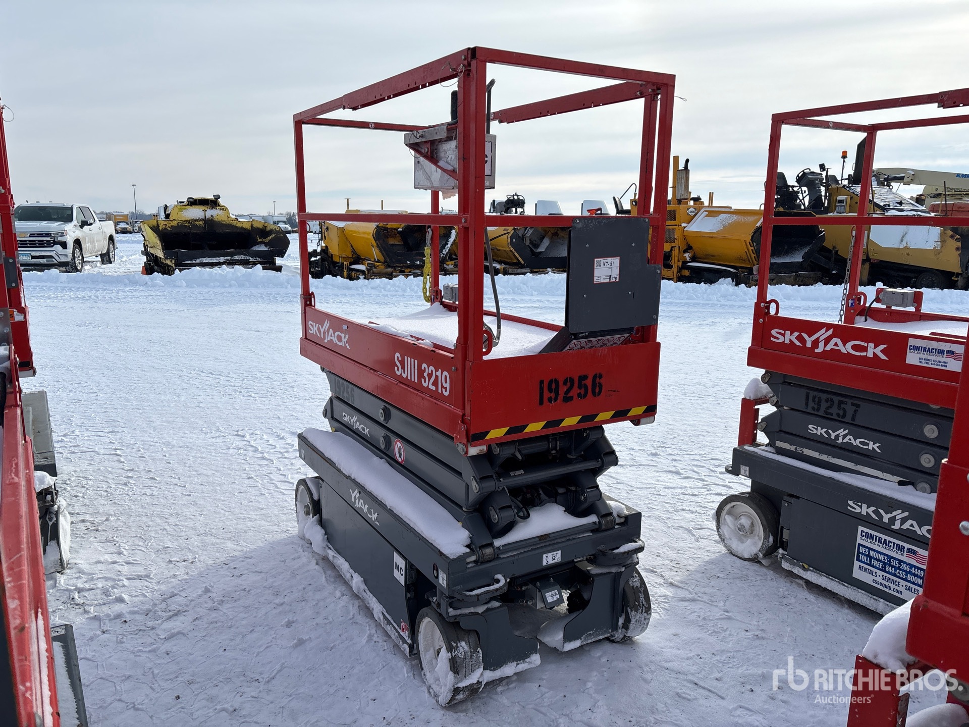 General Appearance with Picture, Right Front Corner